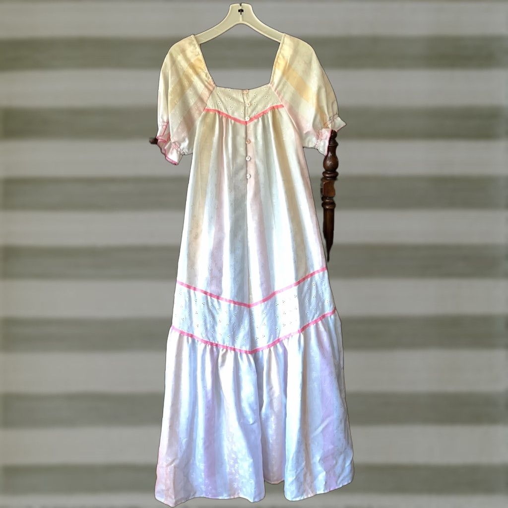 VINTAGE Hawaii Cottage Prairie Dress Embroidered Ruffle Maxi Long size 4 Pink Women