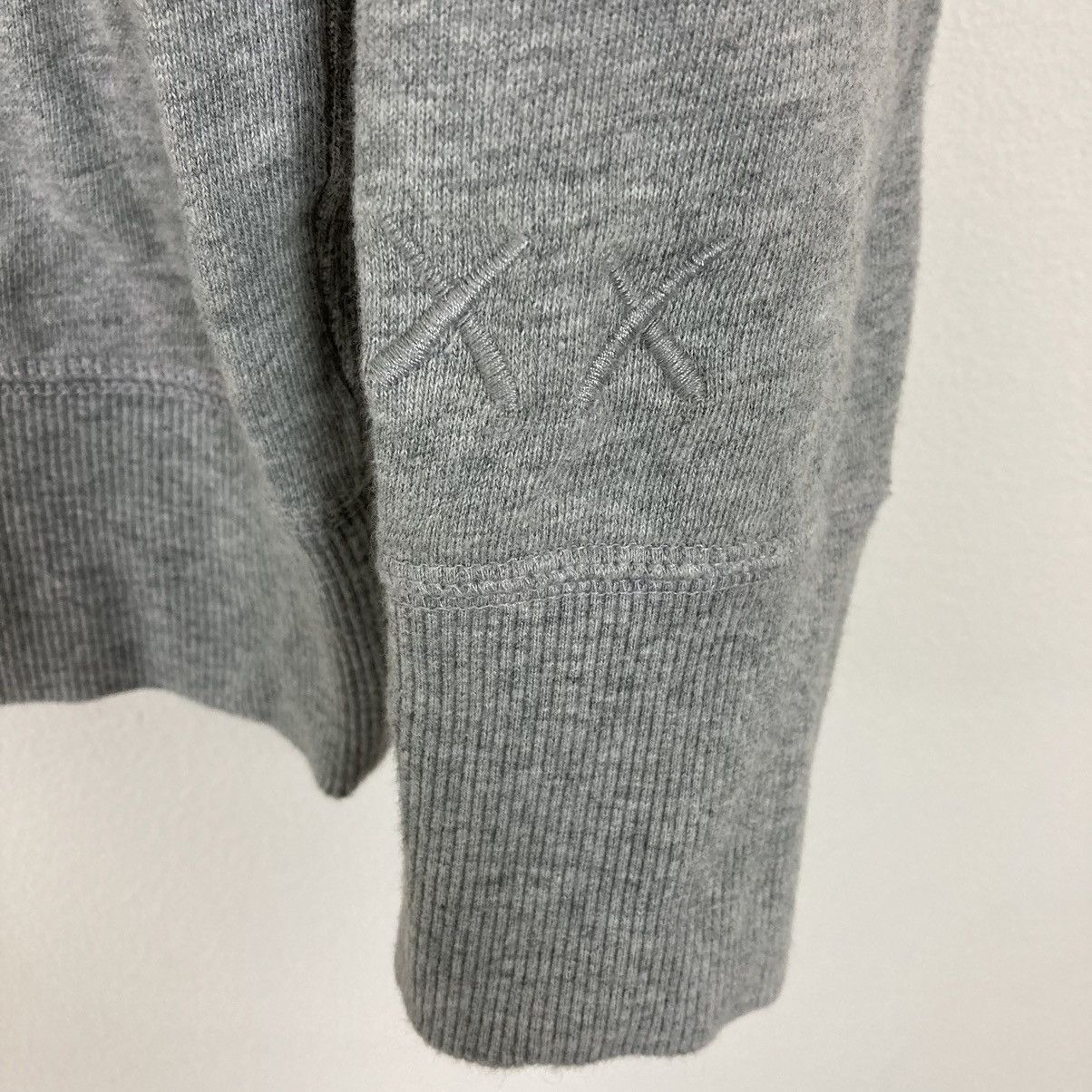 Kaws × Uniqlo Uniqlo x Kaws x Sesame Street Crewneck Sweatshirt Grey Size US S / EU 44-46 / 1 - 3 Thumbnail