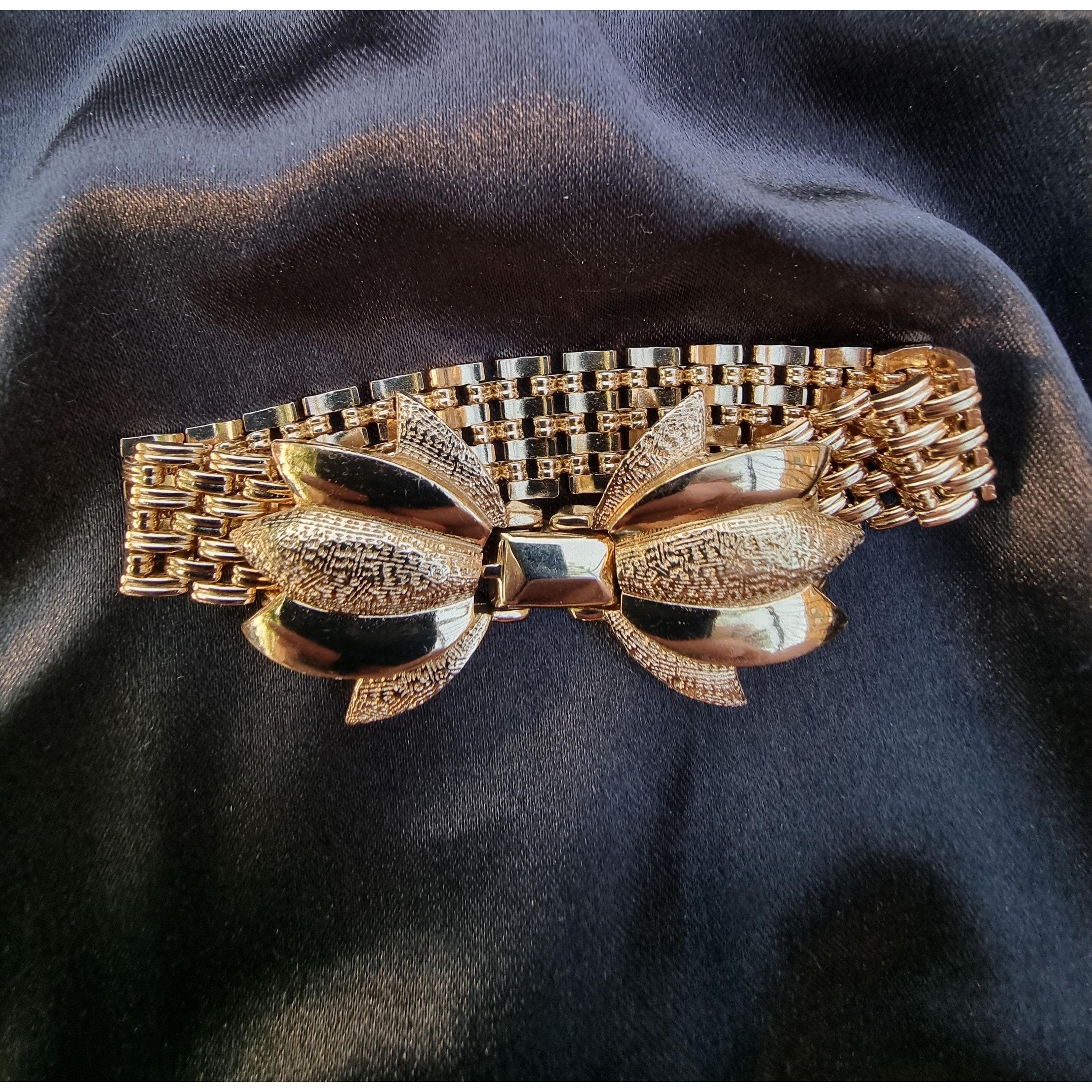 Vintage Rare Find Vintage Bracelet 1960s Gold Tone Basket Weave Size ONE SIZE - 3 Thumbnail