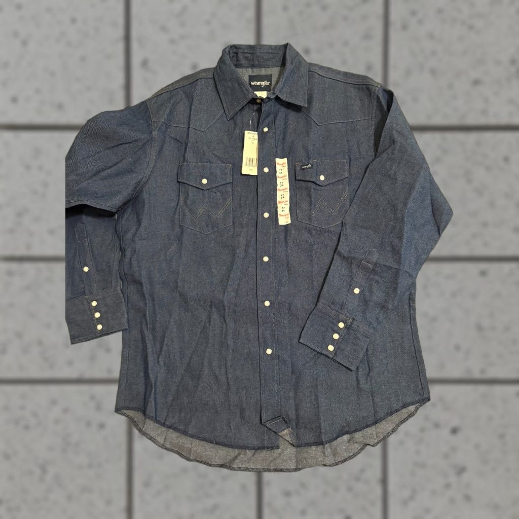 Wrangler Wrangler pearl snap dark blue denim work shirt size 17 X 34 sleeve length NWT Size US XL / EU 56 / 4 - 1 Thumbnail