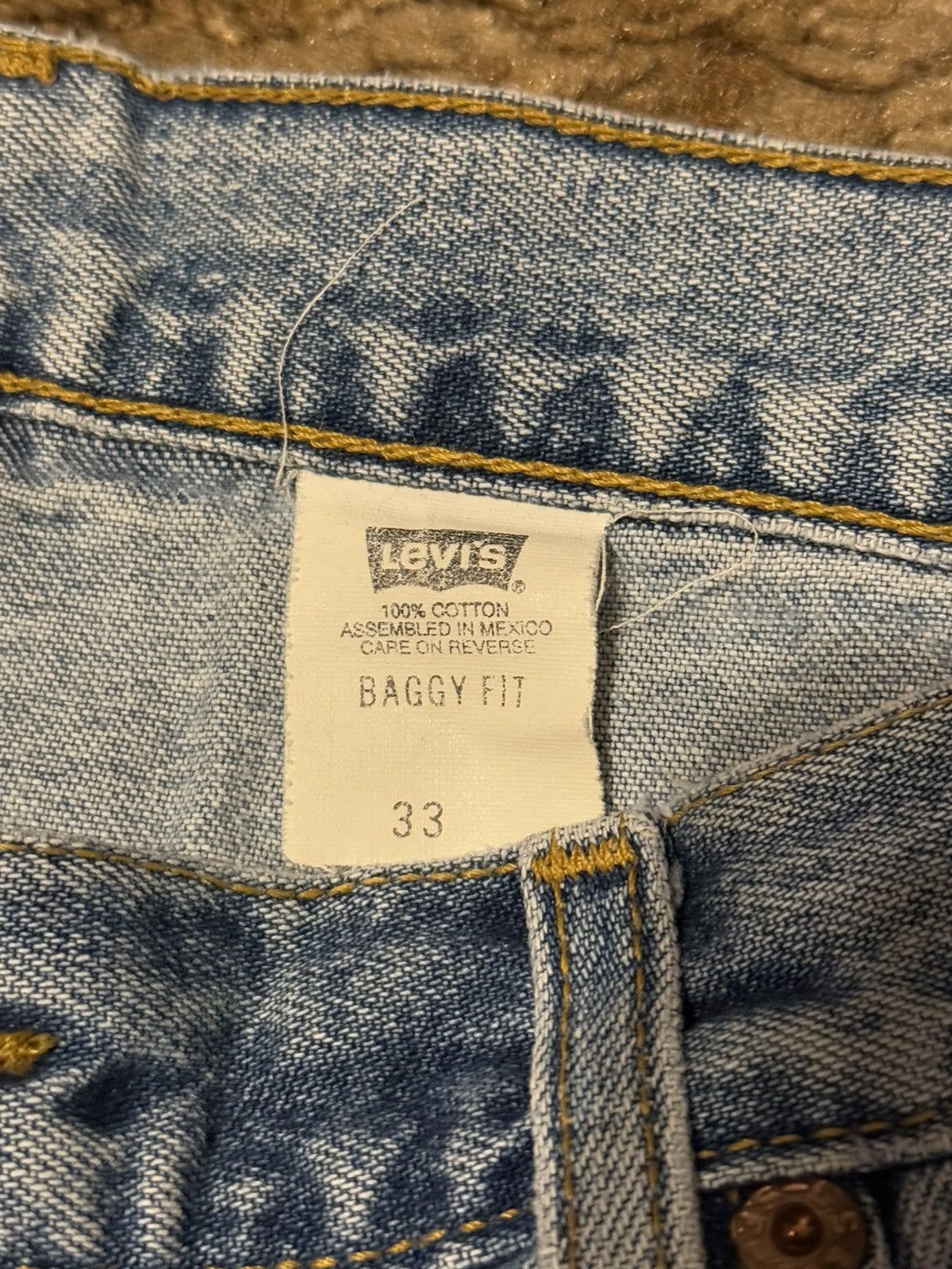 Levi's 90s Levis Embroidered Lightwash Skater Jean Shorts Mens 33 Size US 33 - 4 Thumbnail