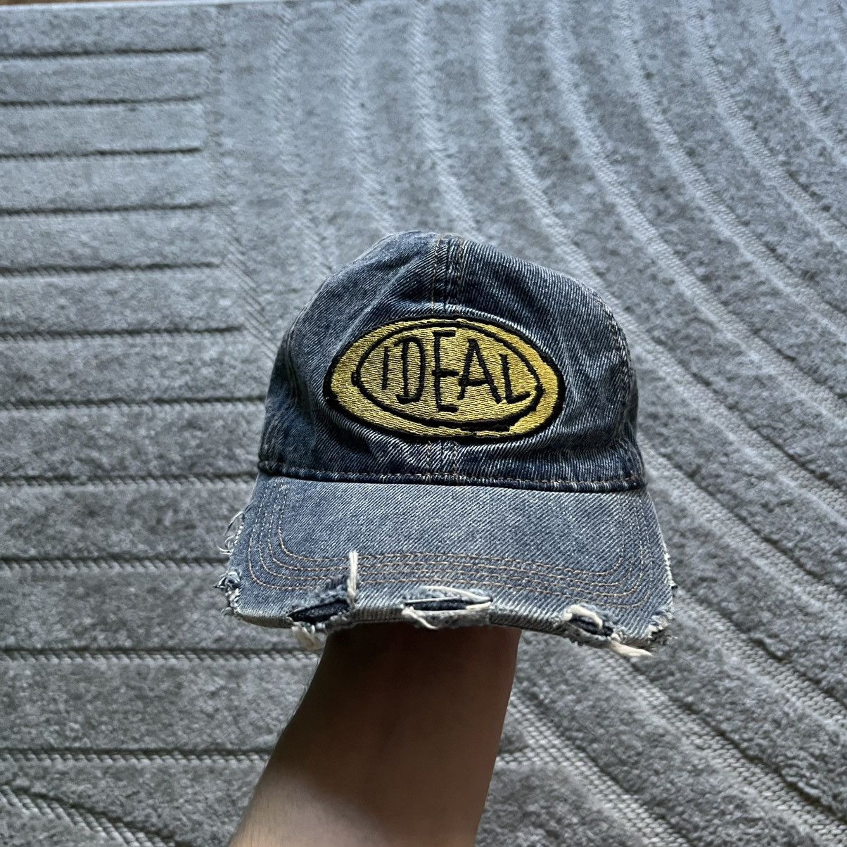 H&M × Jean-Michel Basquiat × Who Decides War Vintage Jean Michel Basquiat x Who Decides War Logo Cap Size ONE SIZE - 1 Thumbnail