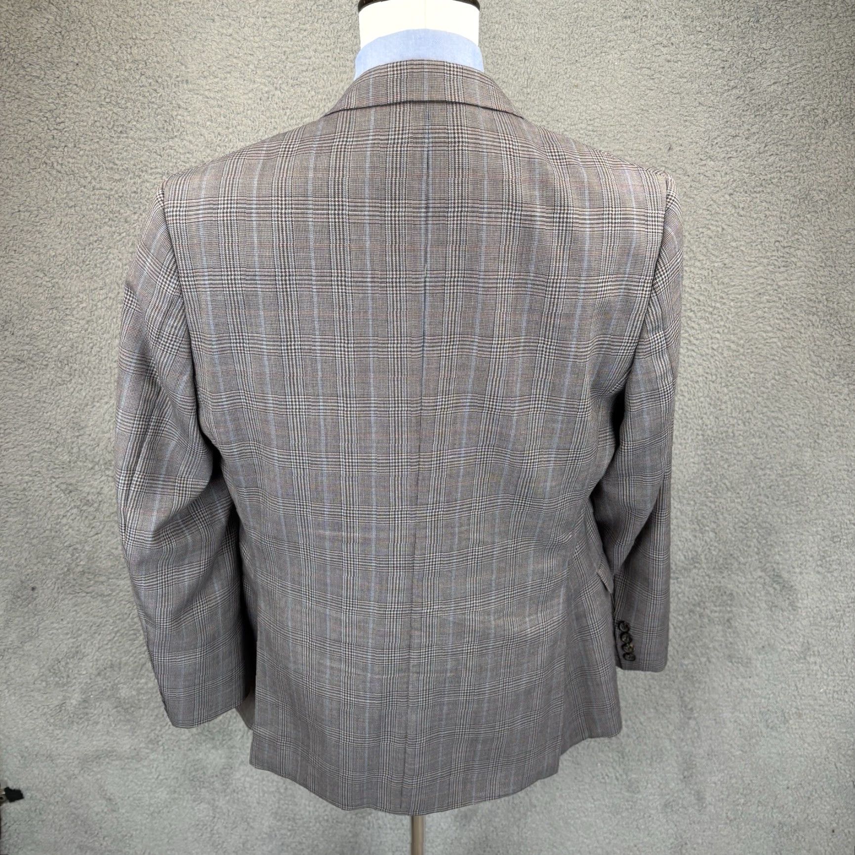 Brooks Brothers Brooks Brothers Blazer Mens 44L Gray Windowpane Fitzgerald Sport Coat Jacket Geometric Wool 2 Piece Notch Lapel Long Double-Vented White/Gray? Size 44R - 6 Thumbnail