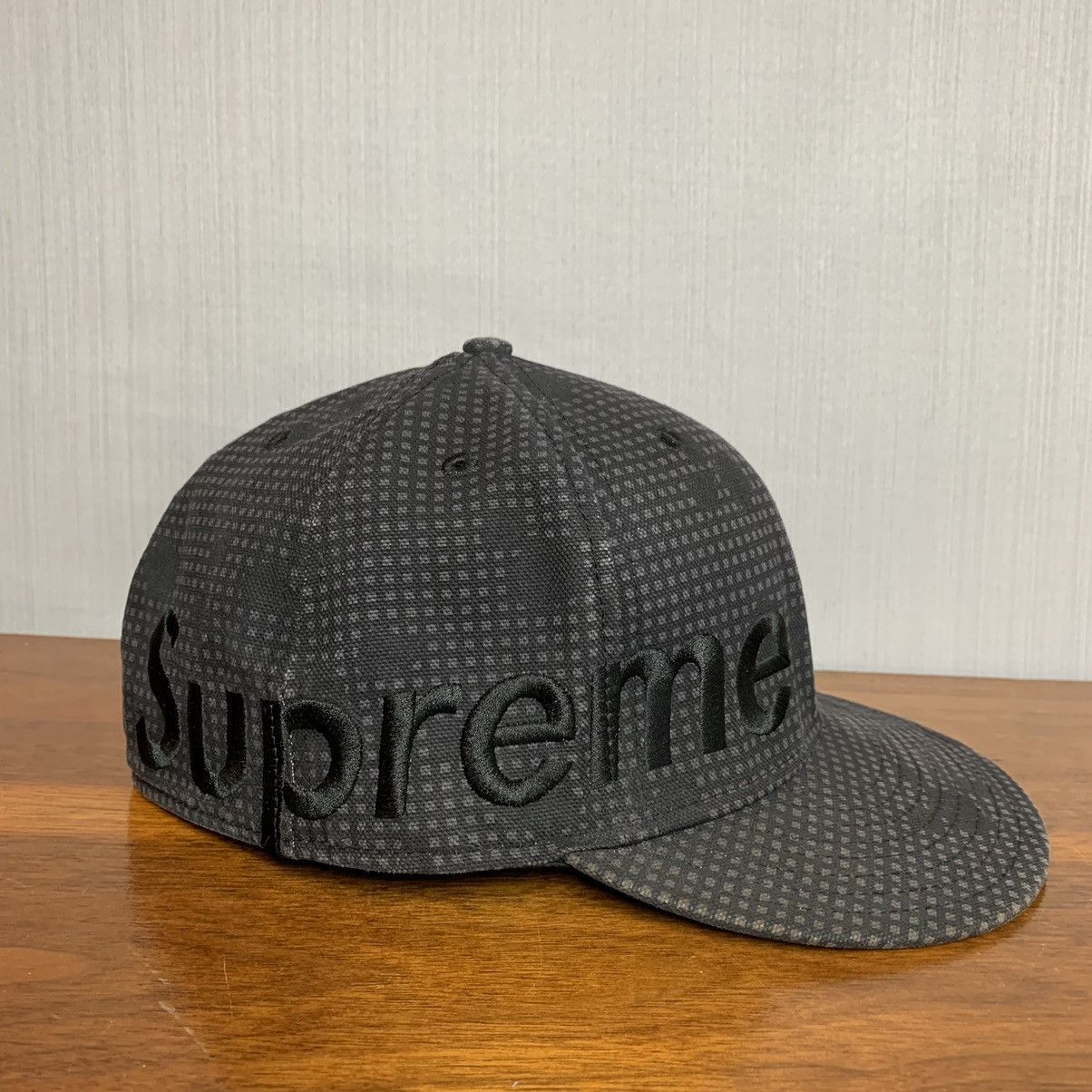 New Era × Supreme Supreme Grid Camo Side Logo Fitted Hat 2007 Size ONE SIZE - 2 Thumbnail