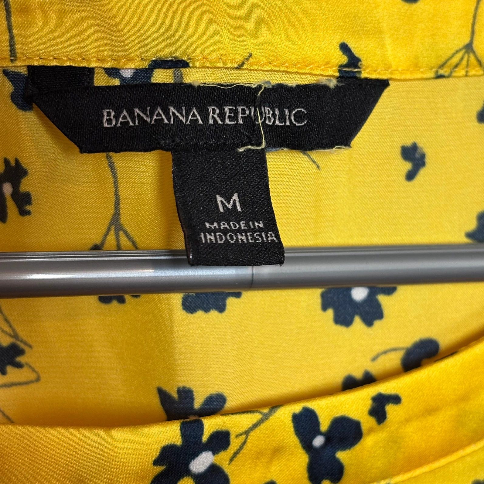 Banana Republic Banana Republic Short Sleeve Scoop Neck Yellow size M Size M / US 6-8 / IT 42-44 - 5 Thumbnail