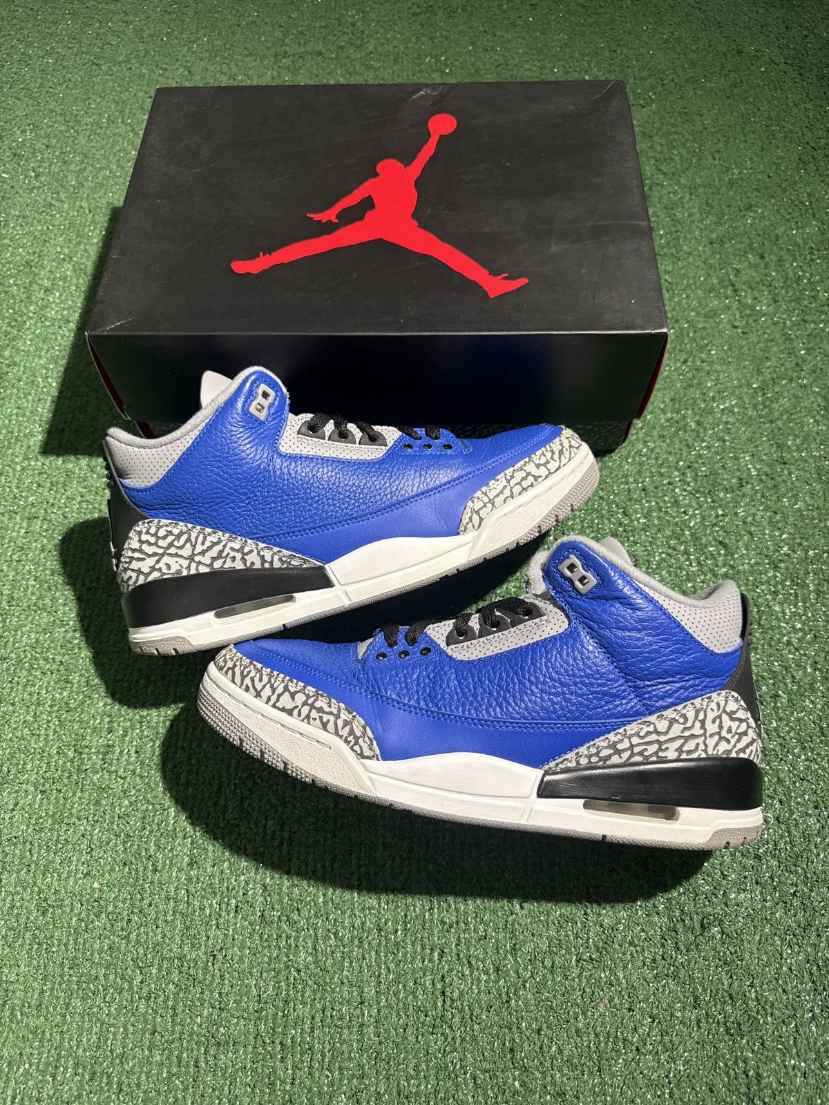Jordan Brand Jordan 3 varsity royal cement Size US 10 / EU 43 - 1 Thumbnail