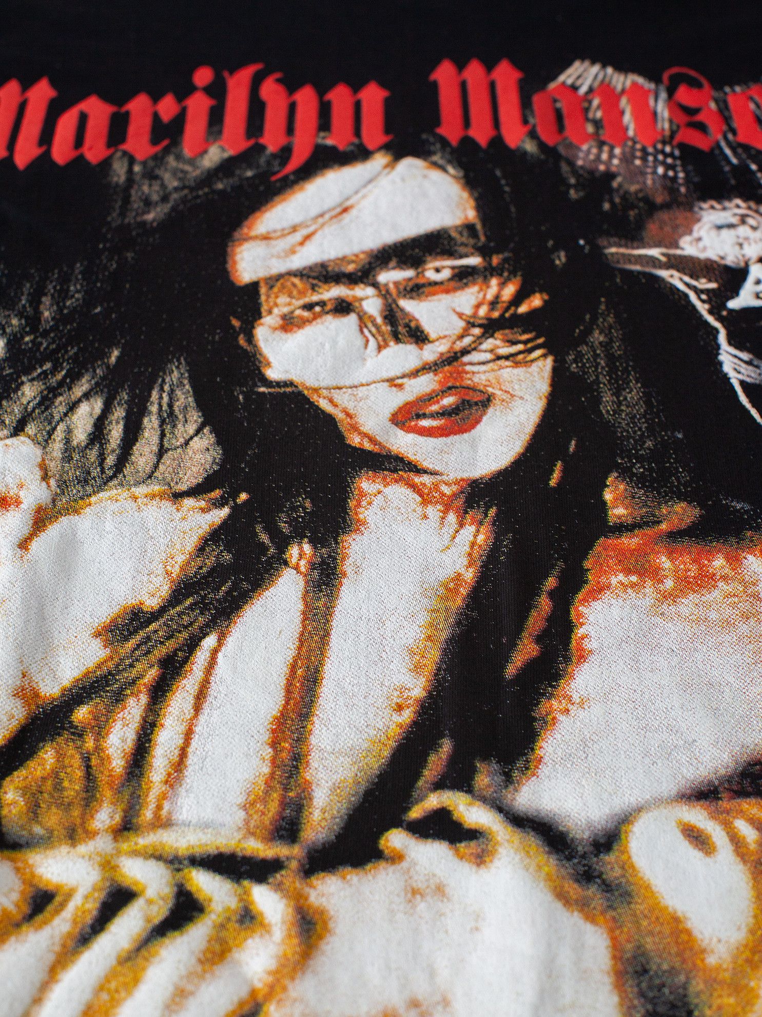 Band Tees Vintage Y2K / 2001 Marilyn Manson "Golden Mask" T-Shirt Size US XL / EU 56 / 4 - 4 Thumbnail