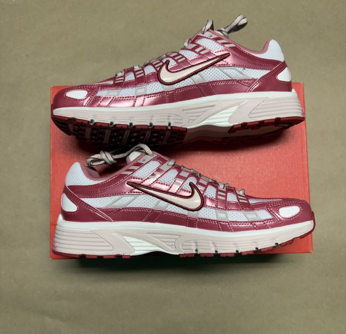 Nike Nike P-6000 Summit White Women’s size 8 running shoes NEW! Size US 8 / IT 38 - 2 Thumbnail