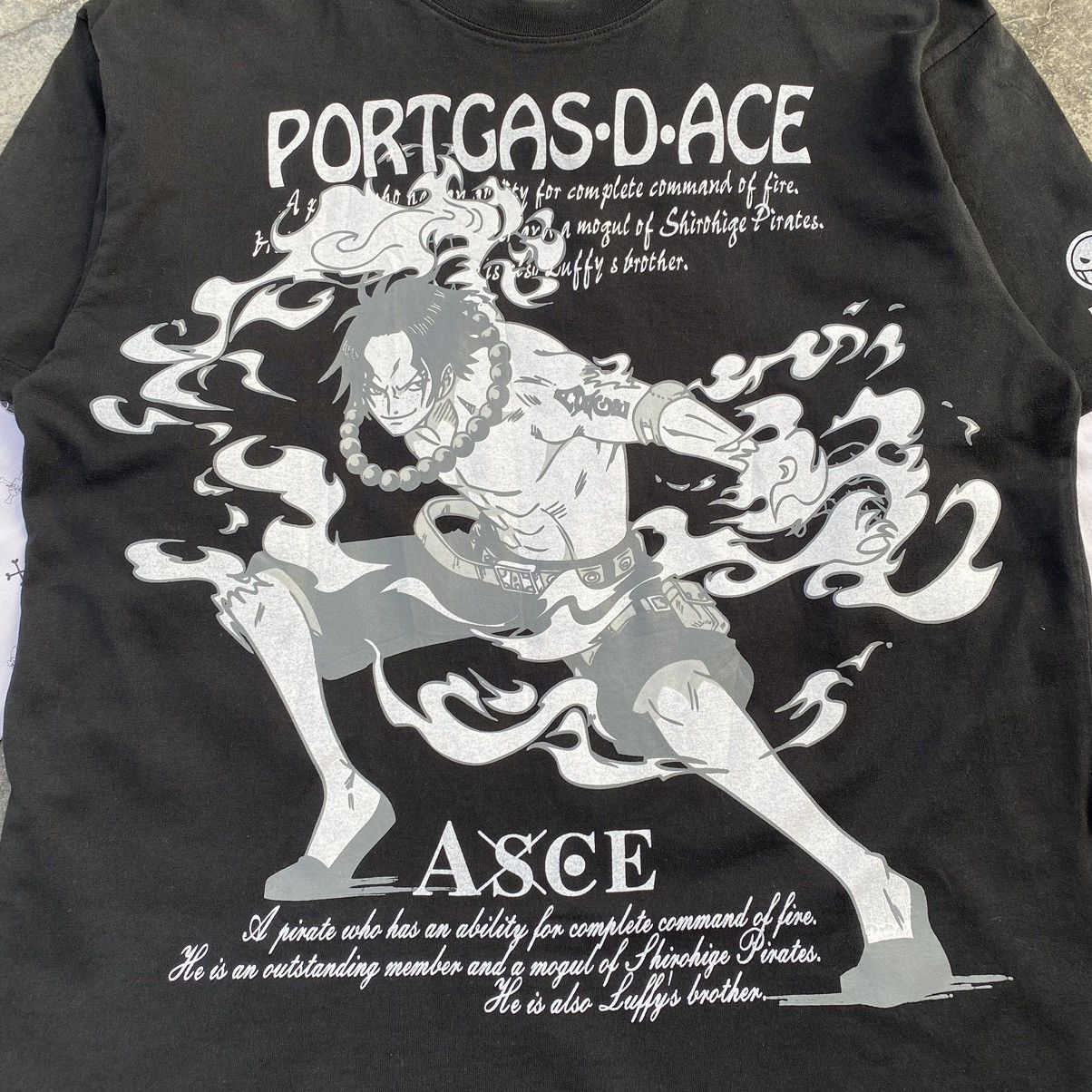One Piece Vintage Anime One Piece Double Sleeve Size US L / EU 52-54 / 3 - 6 Thumbnail