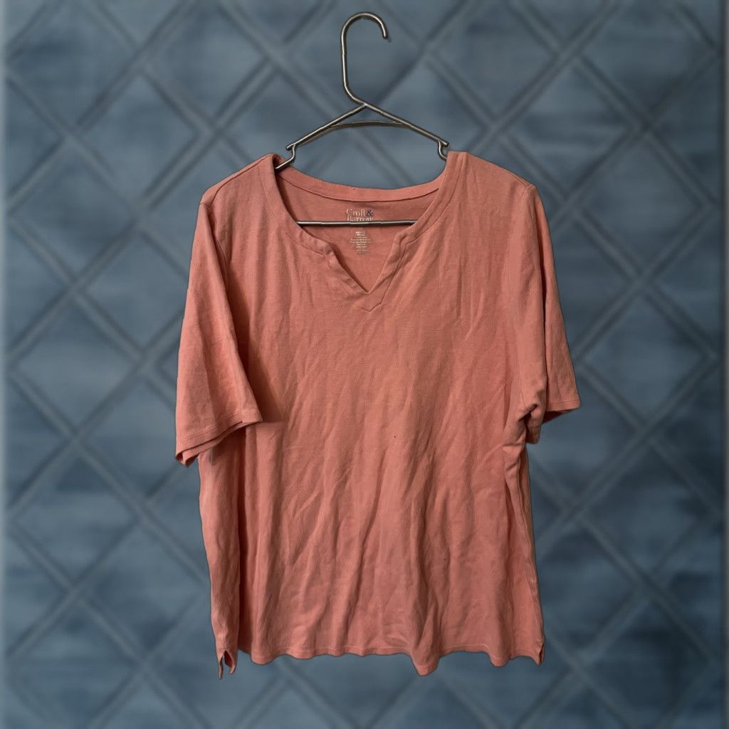 Croft & Barrow Croft & Barrow T-Shirt Pink V-Neck Short Sleeve 1X Plus Size Women Casual Shirt Size XL / US 12-14 / IT 48-50 - 1 Thumbnail