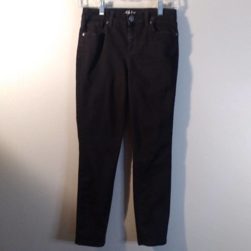 Style & Co Vintage STYLE & Co Black Wash Skinny Leg Jeans sz 4 Petite Size 25" / US 0 / IT 36 - 1 Thumbnail
