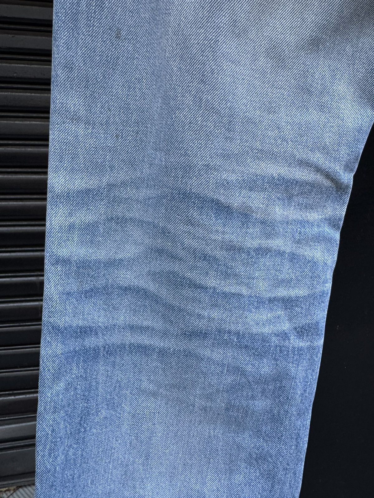 Helmut Lang Helmut Lang 2000 Silver Painter Thrashed Classic Cut Denim Size US 32 / EU 48 - 11 Thumbnail