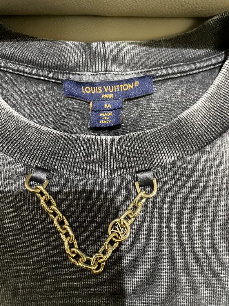 Louis Vuitton Louis Vuitton Washed grey short sleeves Size US M / EU 48-50 / 2 - 4 Thumbnail
