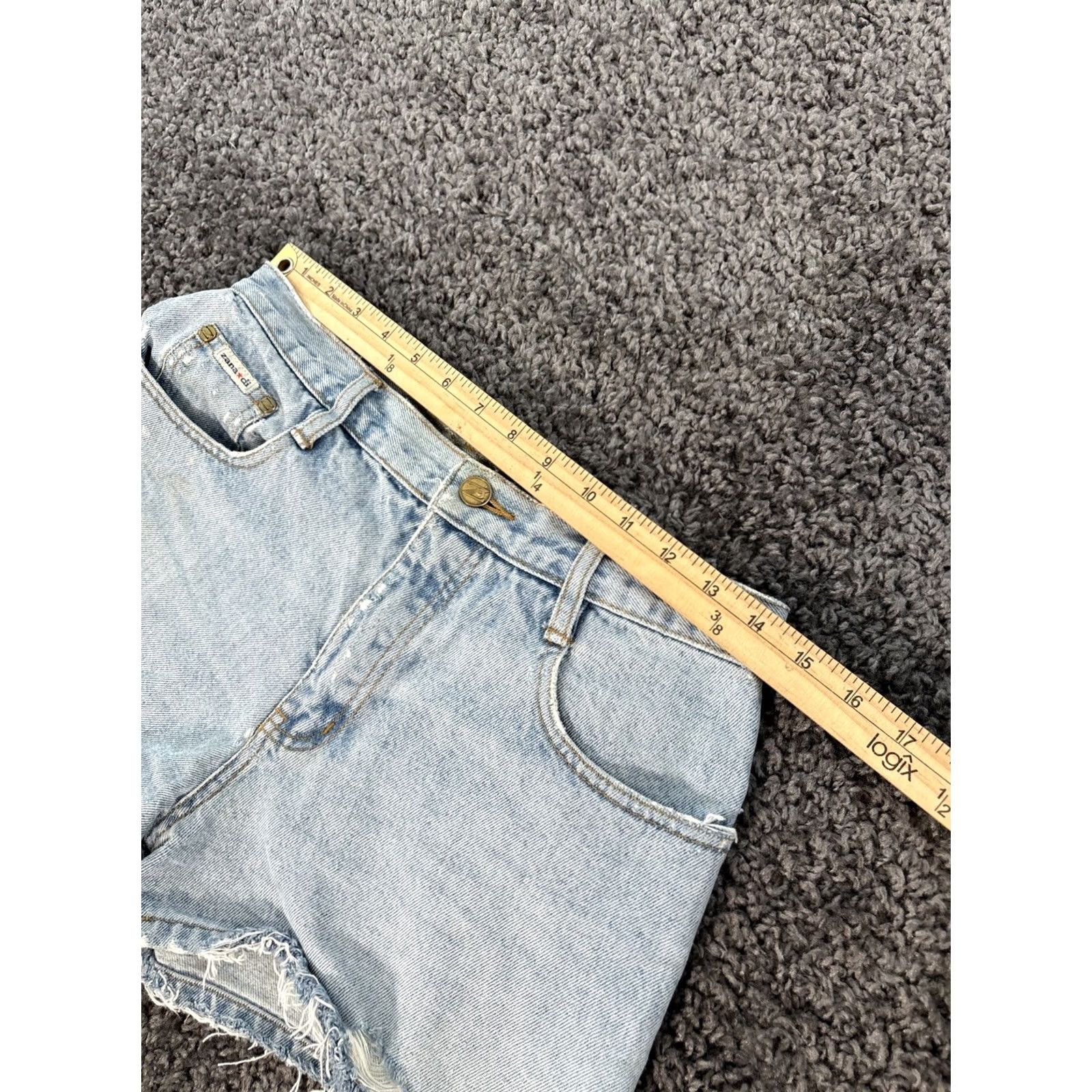 Vintage VINTAGE Zana Di Shorts Womens 28 Light Wash Embroidered Butterfly Mid Rise 90s Denim Blue Cut-Off 90s Mens Womens Boys Girls Size 28" / US 6 / IT 42 - 4 Thumbnail