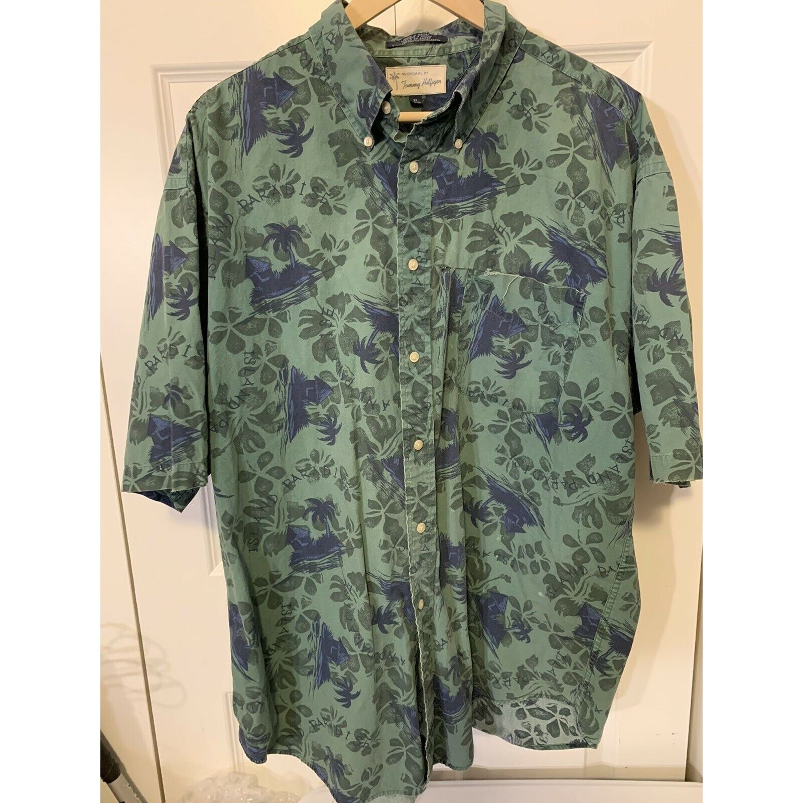 Tommy Hilfiger Vtg Tommy Hilfiger Green Blue Men’s Sz XL Button Up Hawaiian Size US XL / EU 56 / 4 - 1 Thumbnail