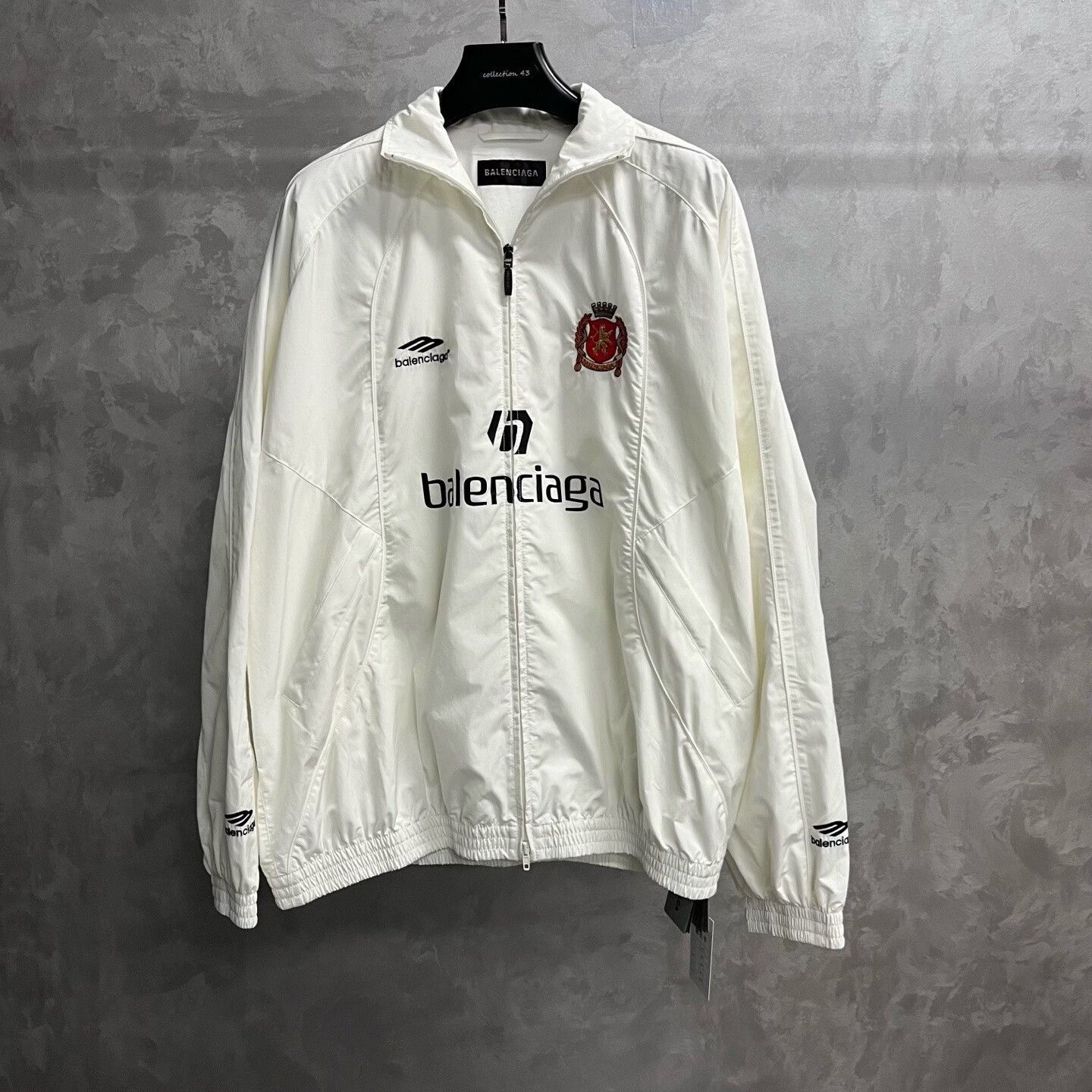 Balenciaga Balenciaga Printed White Light Jacket xs Men Size US XS / EU 42 / 0 - 1 Thumbnail
