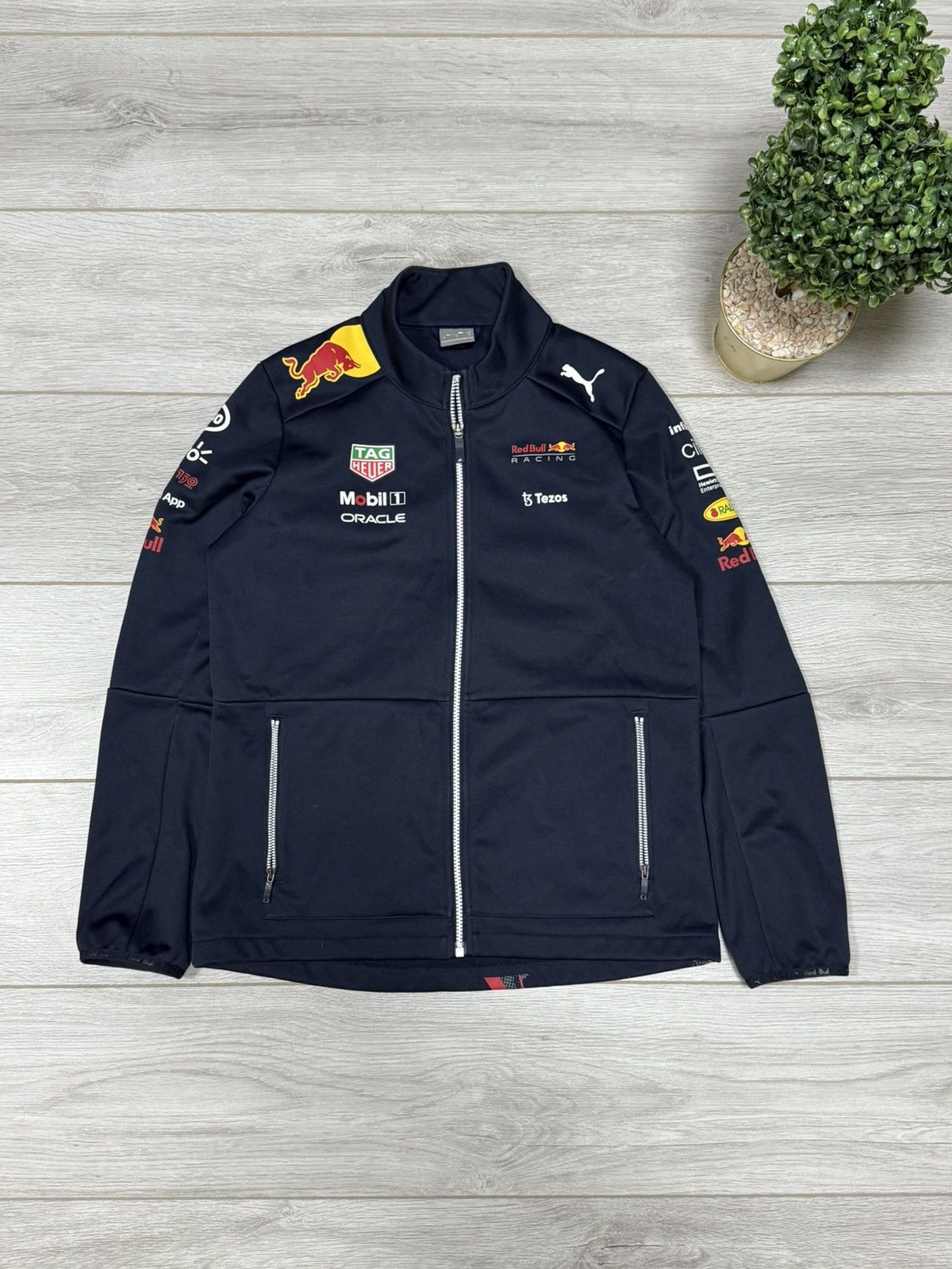 Puma × Red Bull Puma Red Bull Pirelli mobil 1 big logo print jacket zip Size US M / EU 48-50 / 2 - 2 Thumbnail
