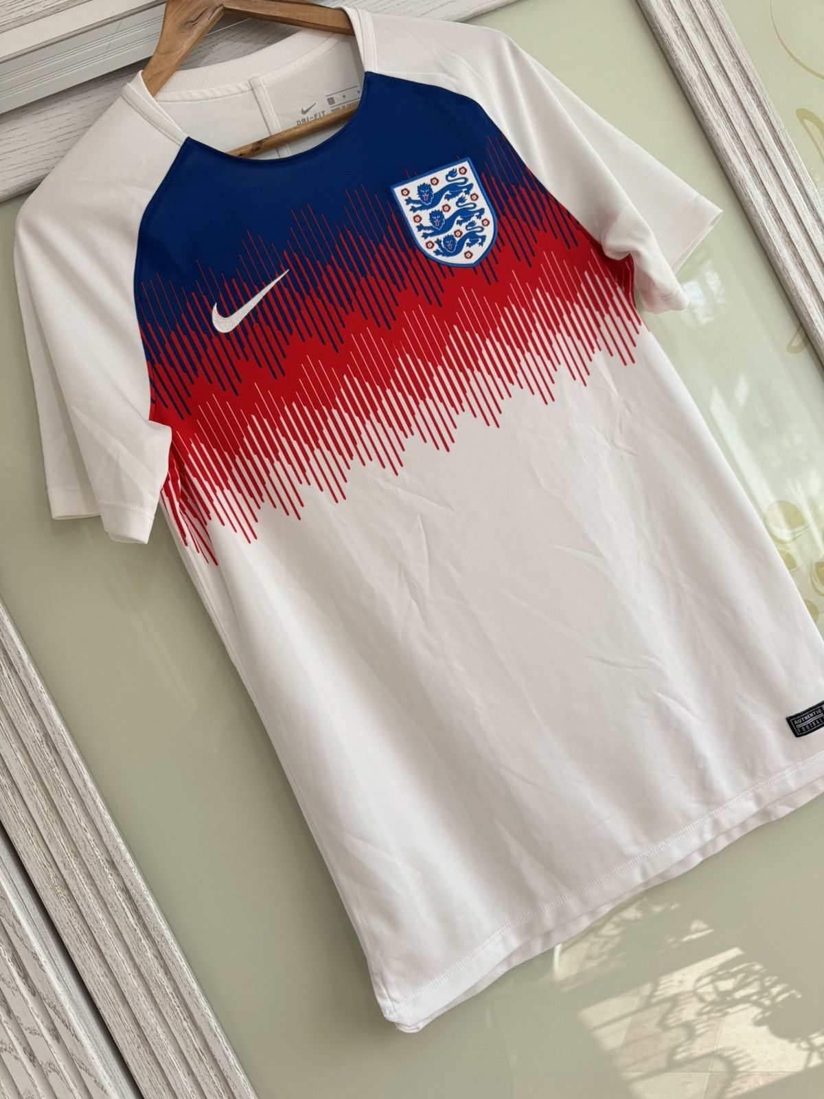 Nike England 2018-2019 Soccer Jersey Football Kit Shirt Size US M / EU 48-50 / 2 - 6 Thumbnail