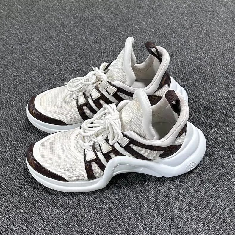 Louis Vuitton louis vuitton dad sneakers in white-dmc Size US 10.5 / EU 43-44 - 1 Thumbnail