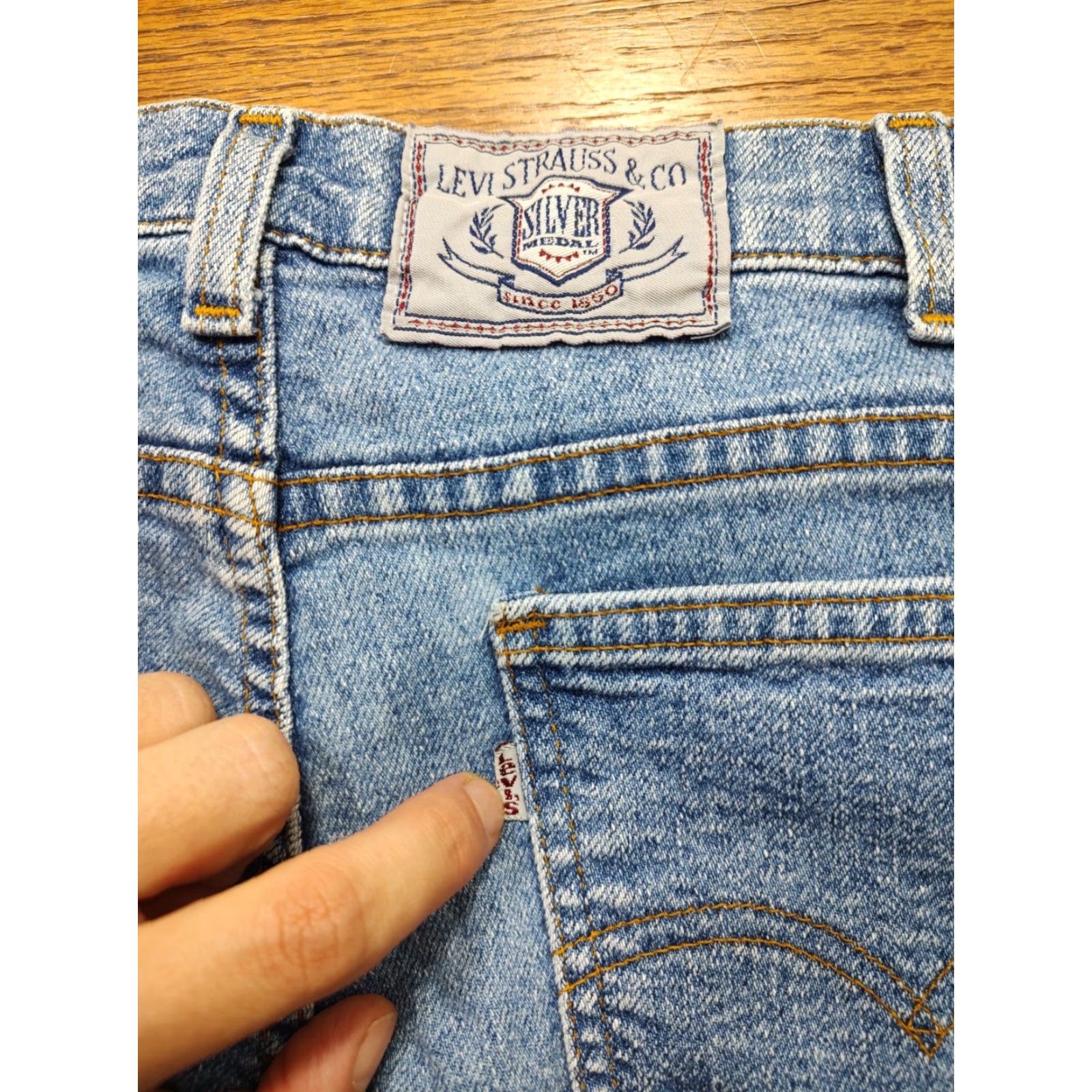 Levi's VINTAGE Levi's Silver Medal Tab Jeans Mens 33x37 Blue Denim 90s USA Made Size US 33 - 4 Thumbnail