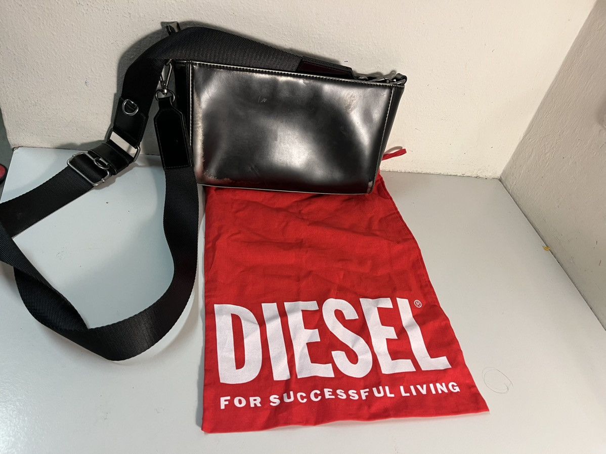 Diesel Dsl 3D camera bag with embossed logo Size ONE SIZE - 2 Thumbnail