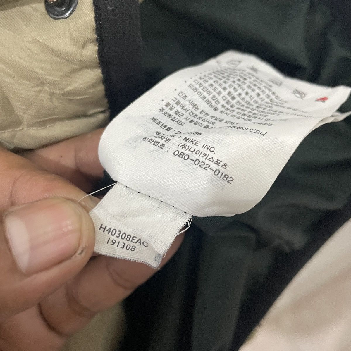 Nike Vintage Nike Swoosh Puffer Jacket Size US L / EU 52-54 / 3 - 7 Thumbnail