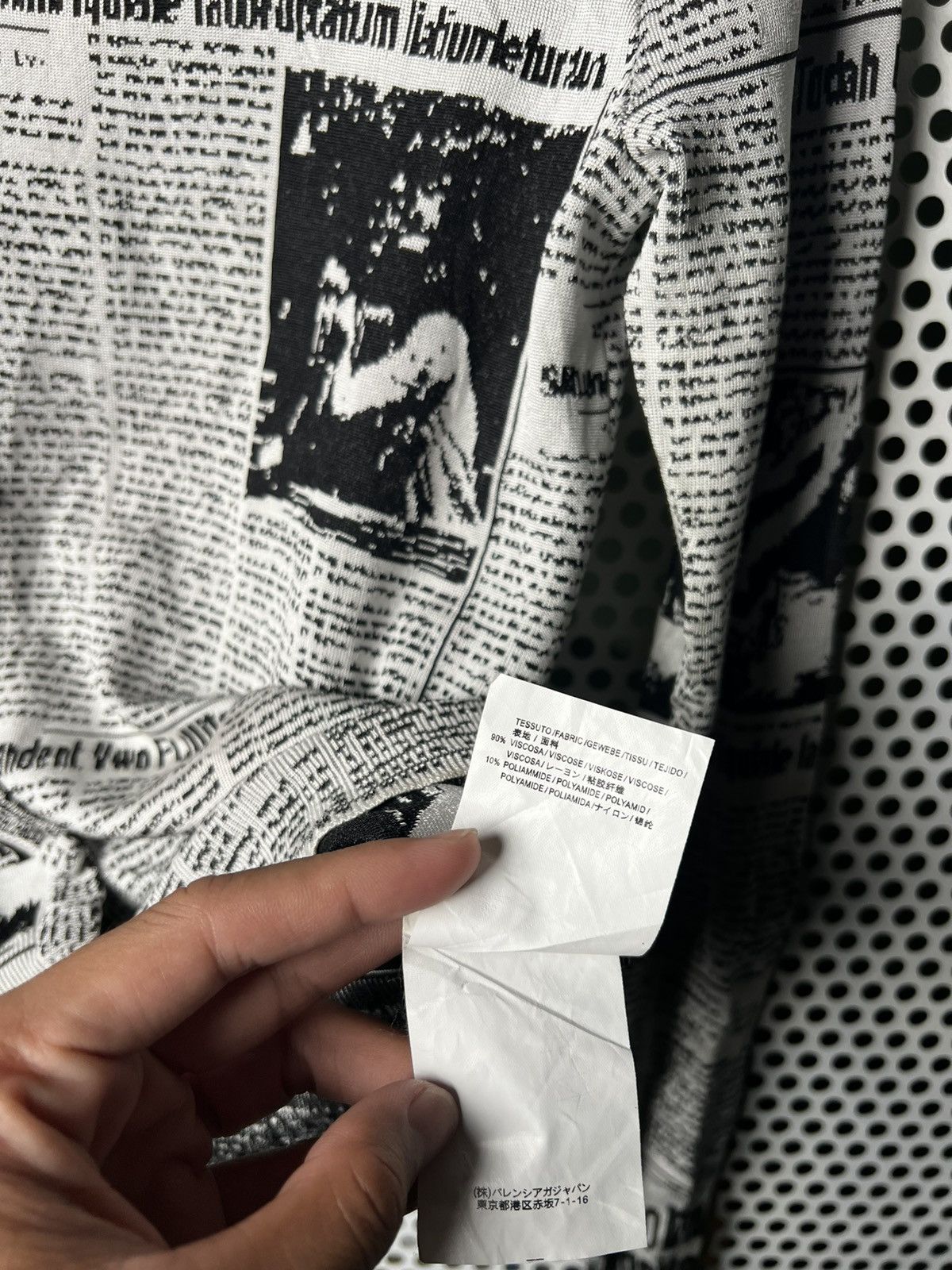 Balenciaga 2017 Balenciaga Newspaper Knit Cardigan Size US XS / EU 42 / 0 - 6 Thumbnail