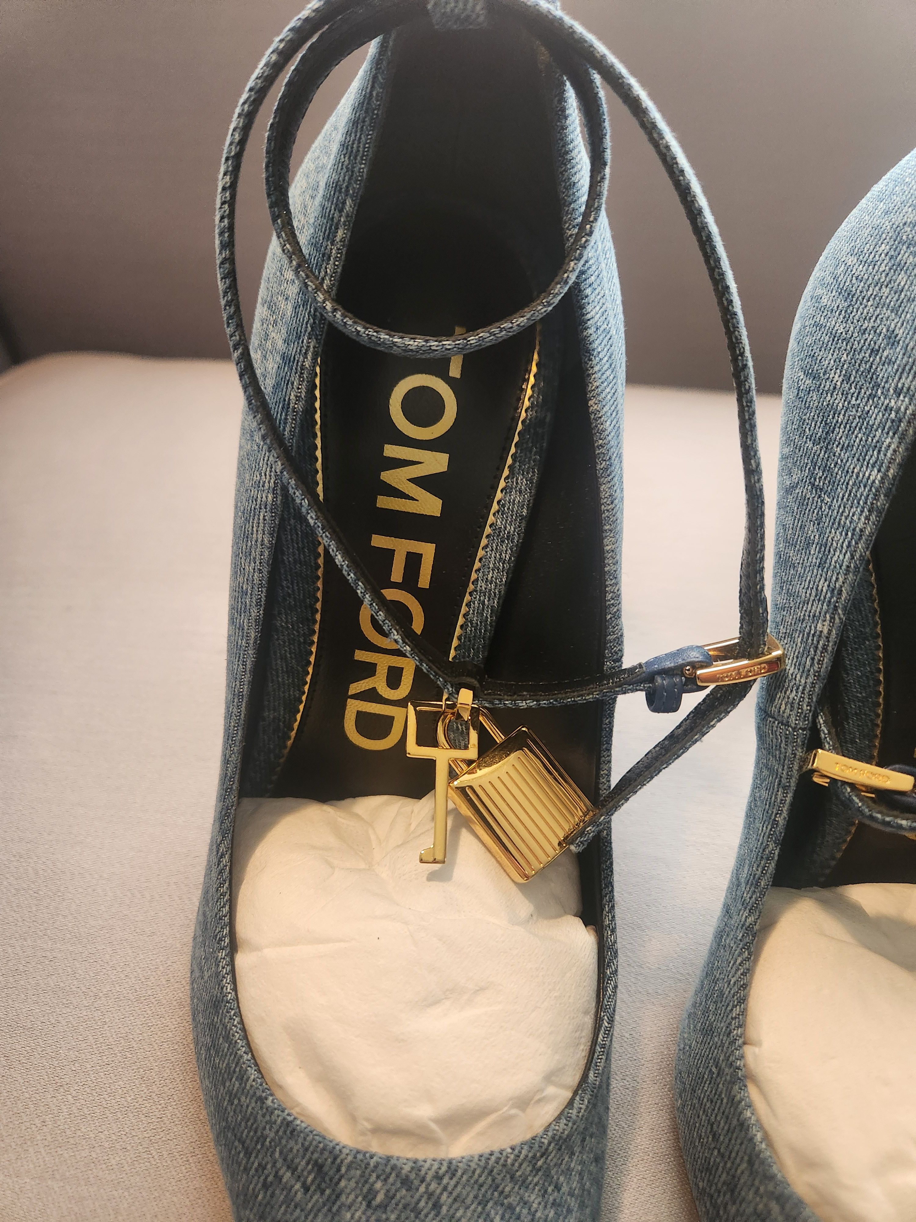 Tom Ford Denim Padlock Pointy Pump 105MM Size US 9.5 / IT 39.5 - 7 Thumbnail