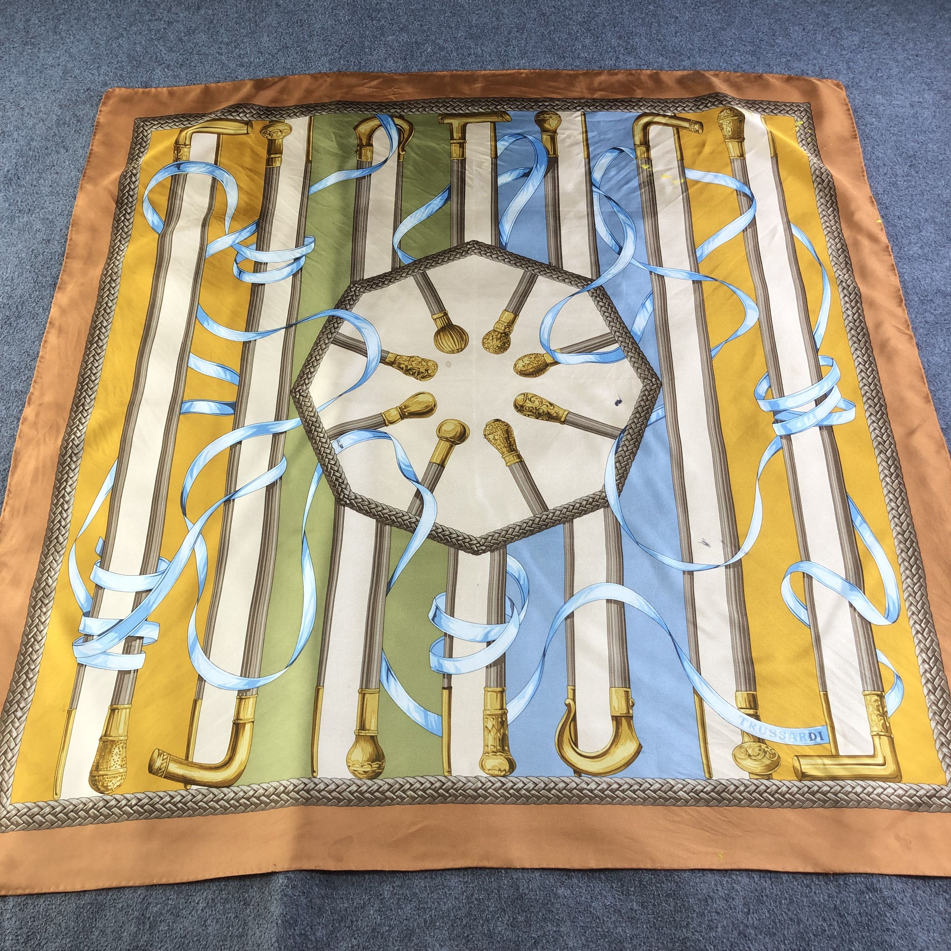 Trussardi Vintage Trussardi Luxury Baroque Silk Scarf M936 Size ONE SIZE - 2 Thumbnail