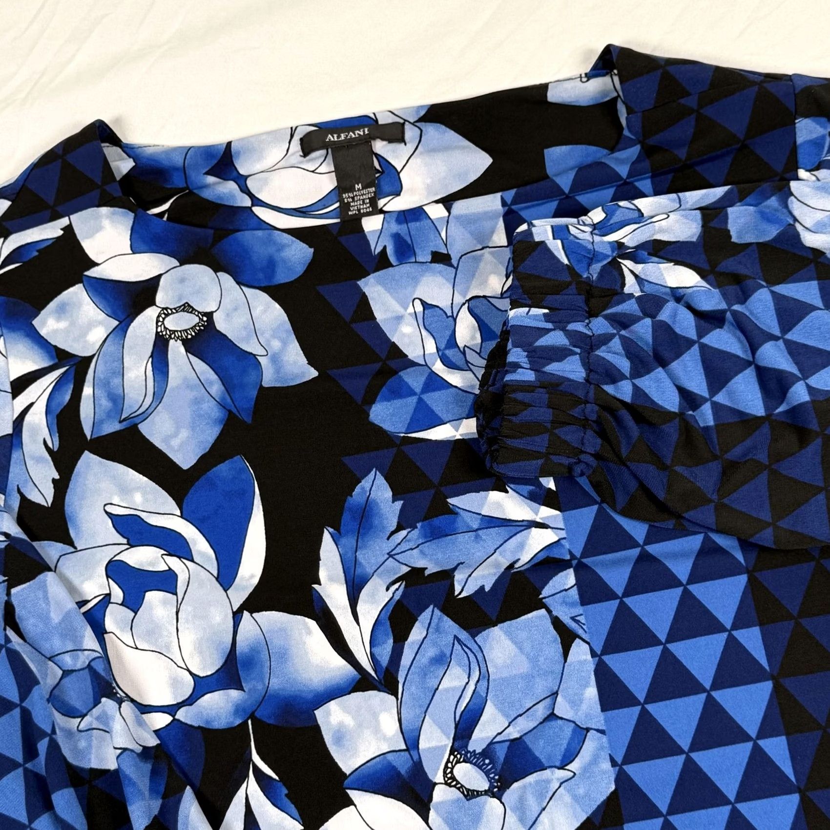 Alfani Alfani Blouse Tunic Blue Floral Geometric 3/4 Sleeve Stretch Artsy Patchwork M Womens Shirt Size M / US 6-8 / IT 42-44 - 2 Thumbnail