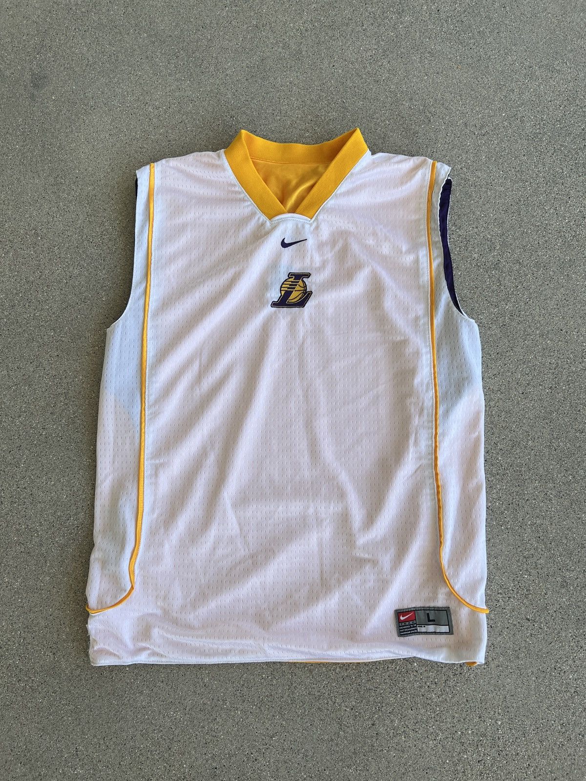 NBA Vintage Nike L.A. Lakers Reversible Basketball Jersey Size US S / EU 44-46 / 1 - 1 Thumbnail