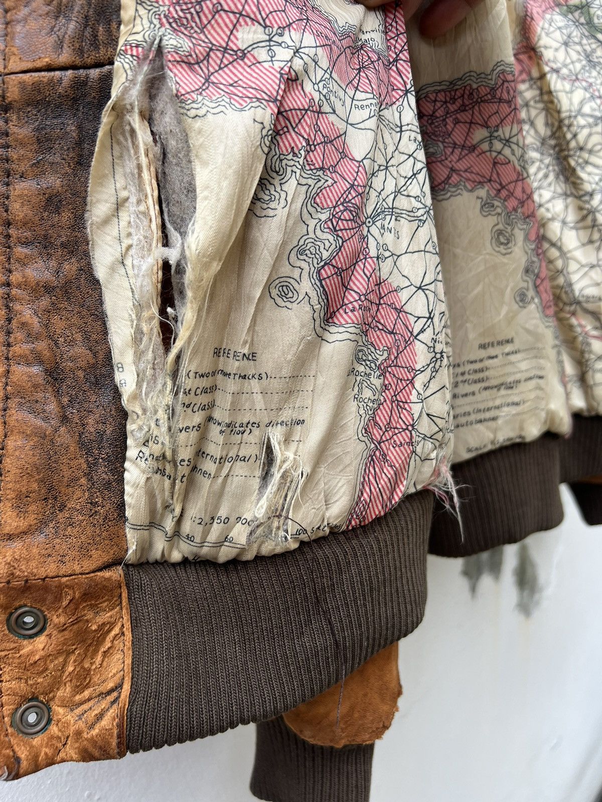 Leather Trashed 80s DEUX 2C Distressed A-2 Flight Leather Jacket Size US L / EU 52-54 / 3 - 23 Thumbnail