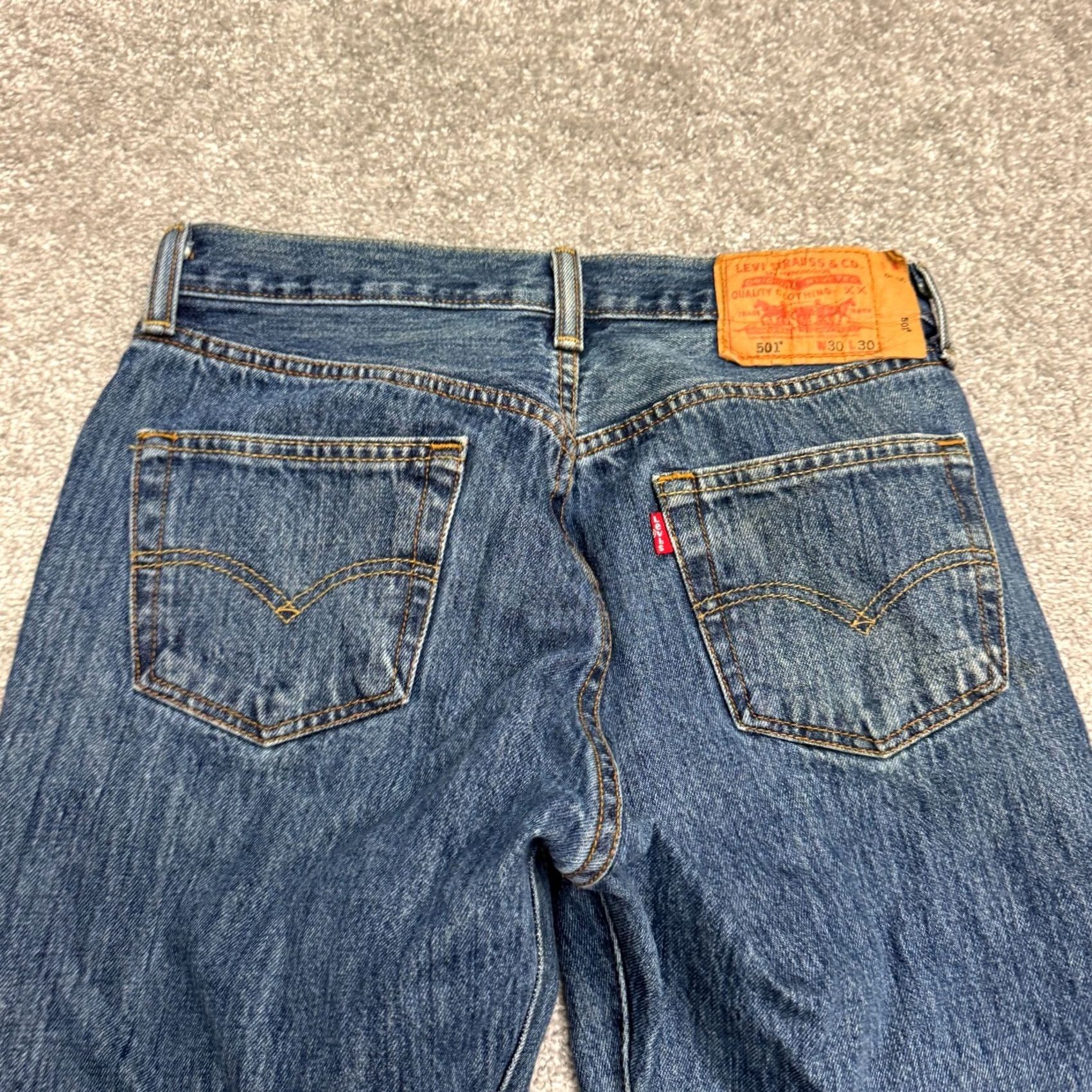 Levi's Levi's 501 Jeans Men 30x30 Denim Blue Dark Wash Straight Button Fly 5-Pocket Regular Fit Vintage No N/A Size US 30 / EU 46 - 3 Thumbnail