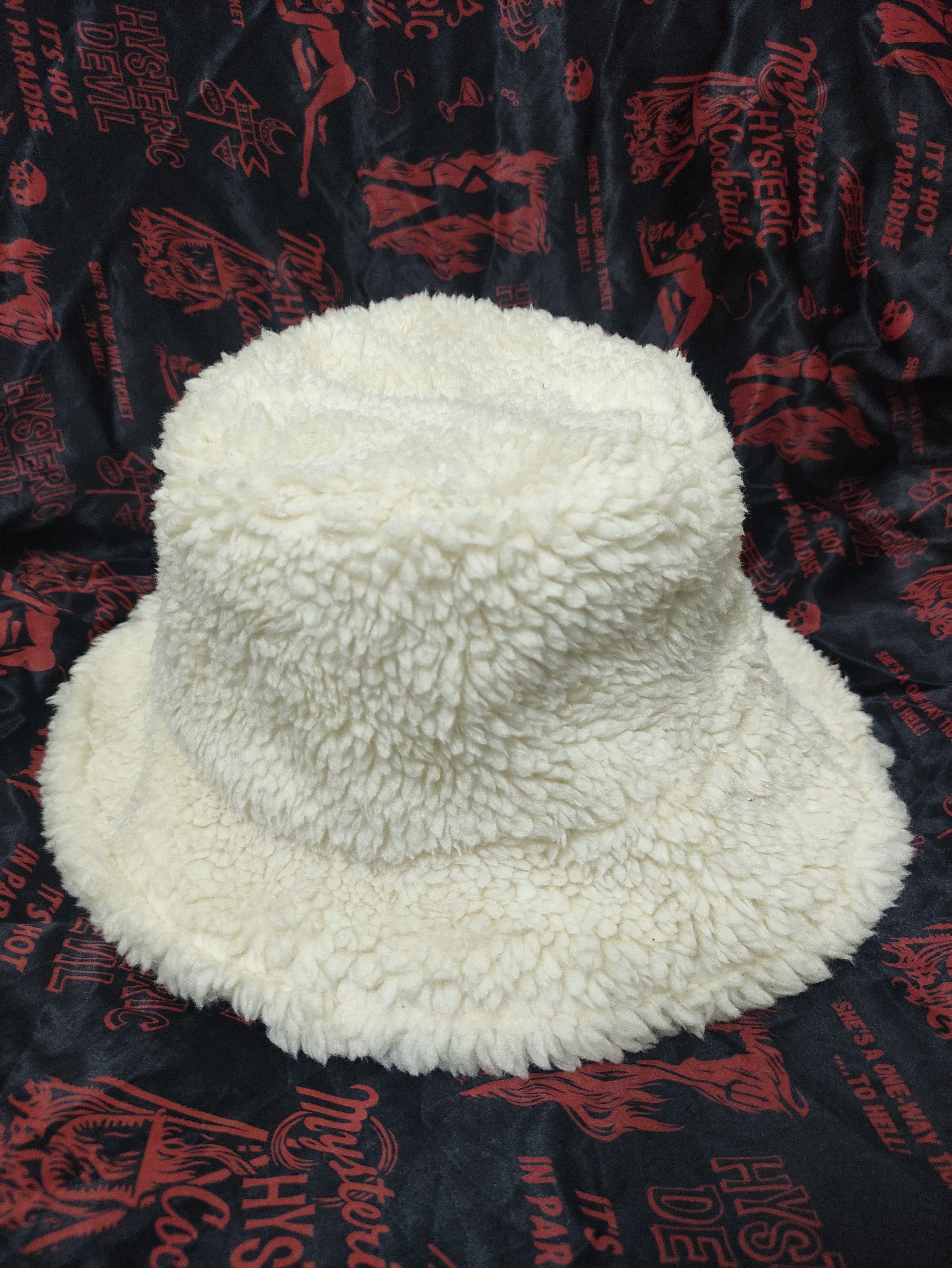 Uniqlo UNIQLO X CLARE WAIGHT KELLER FLEECE BUCKET HAT Size ONE SIZE - 4 Thumbnail