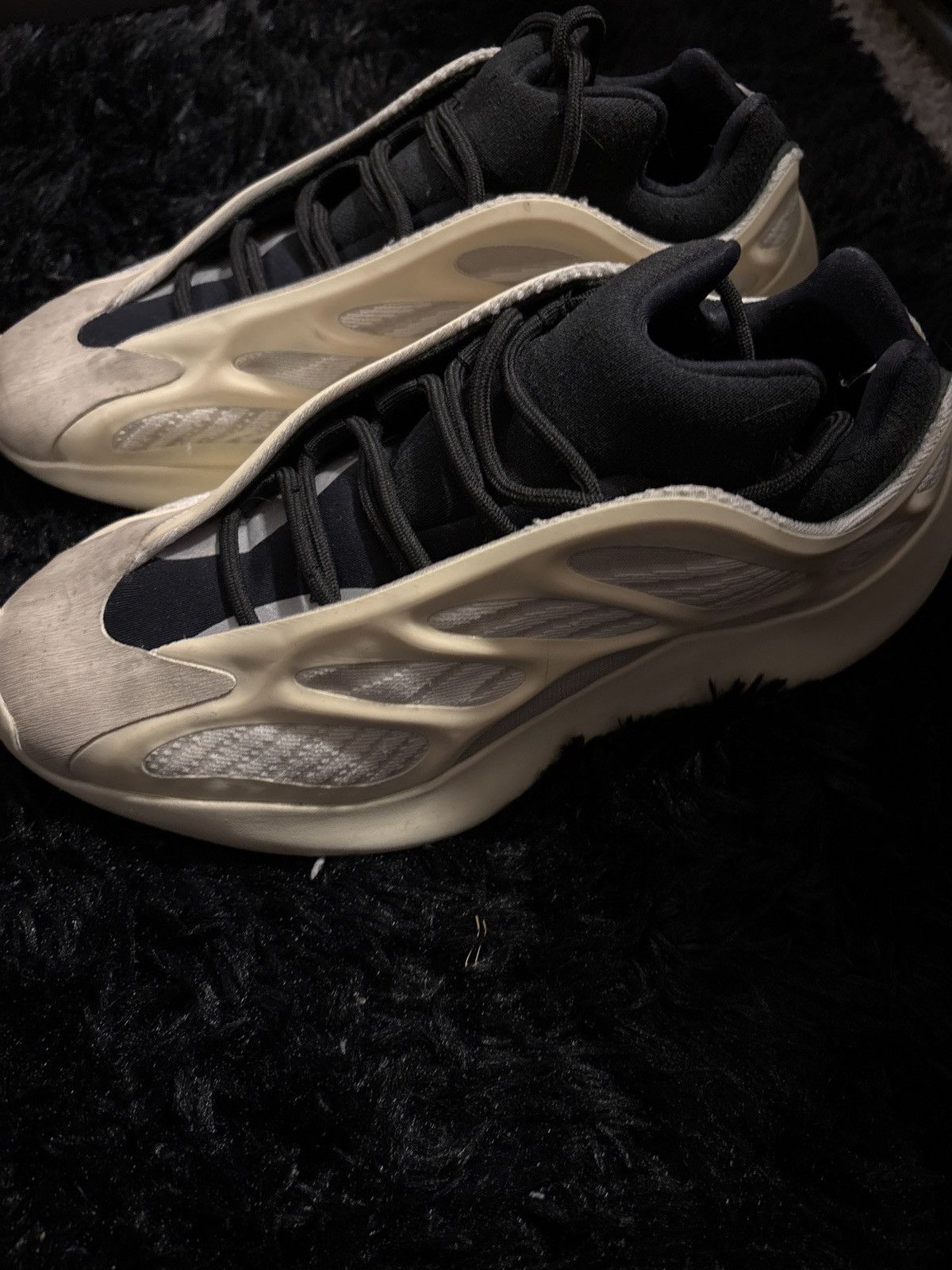 Yeezy Adidas Yeezy Boost 700 V3 Azael Size US 7.5 / EU 40-41 - 5 Thumbnail