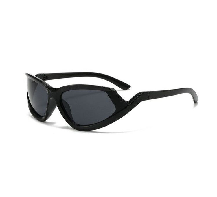 Japanese Brand Y2k Style Futuristic Black Sunglasses Unisex OS Size ONE SIZE - 6 Thumbnail