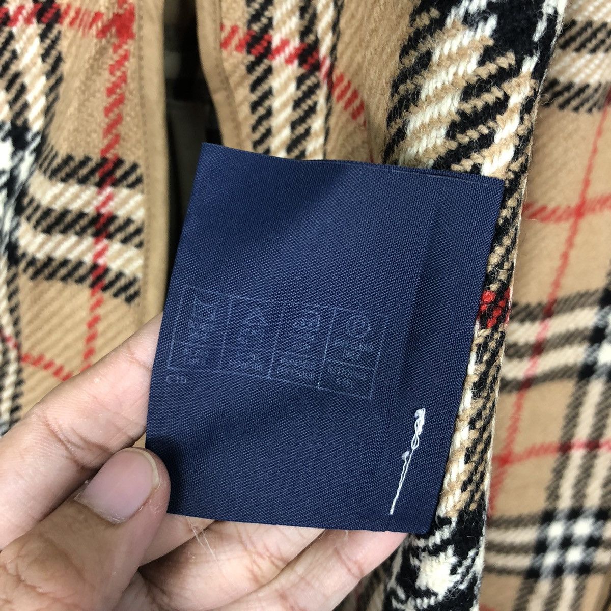 Burberry VINTAGE BURBERRYS NOVA CHECK TRENCH JACKET Size US M / EU 48-50 / 2 - 17 Thumbnail
