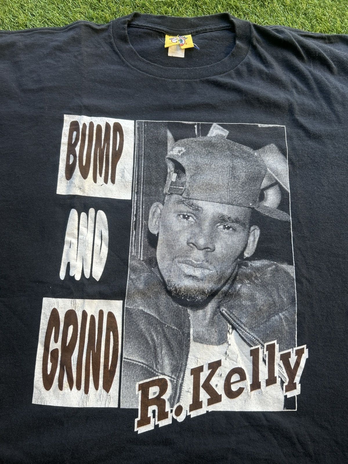 Rap Tees Vintage 90s R Kelly R&B “Bump and Grind” Graphic T-Shirt Size US XXL / EU 58 / 5 - 2 Thumbnail