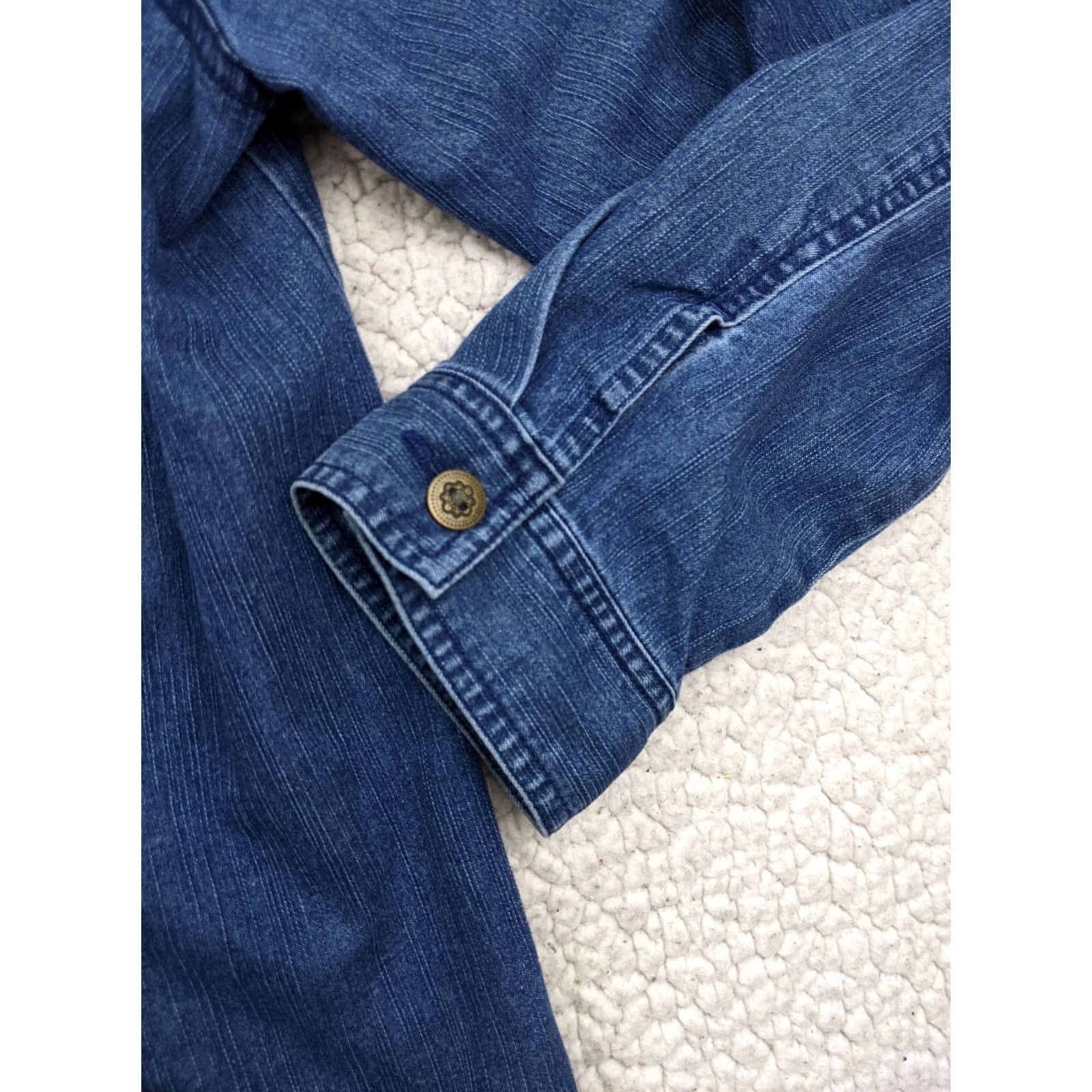 Vintage Alfred Dunner Womens 4 Blue Embellished Jean Jacket Trucker Beads Chain Jacket Size 27" / US 4 / IT 40 - 2 Thumbnail