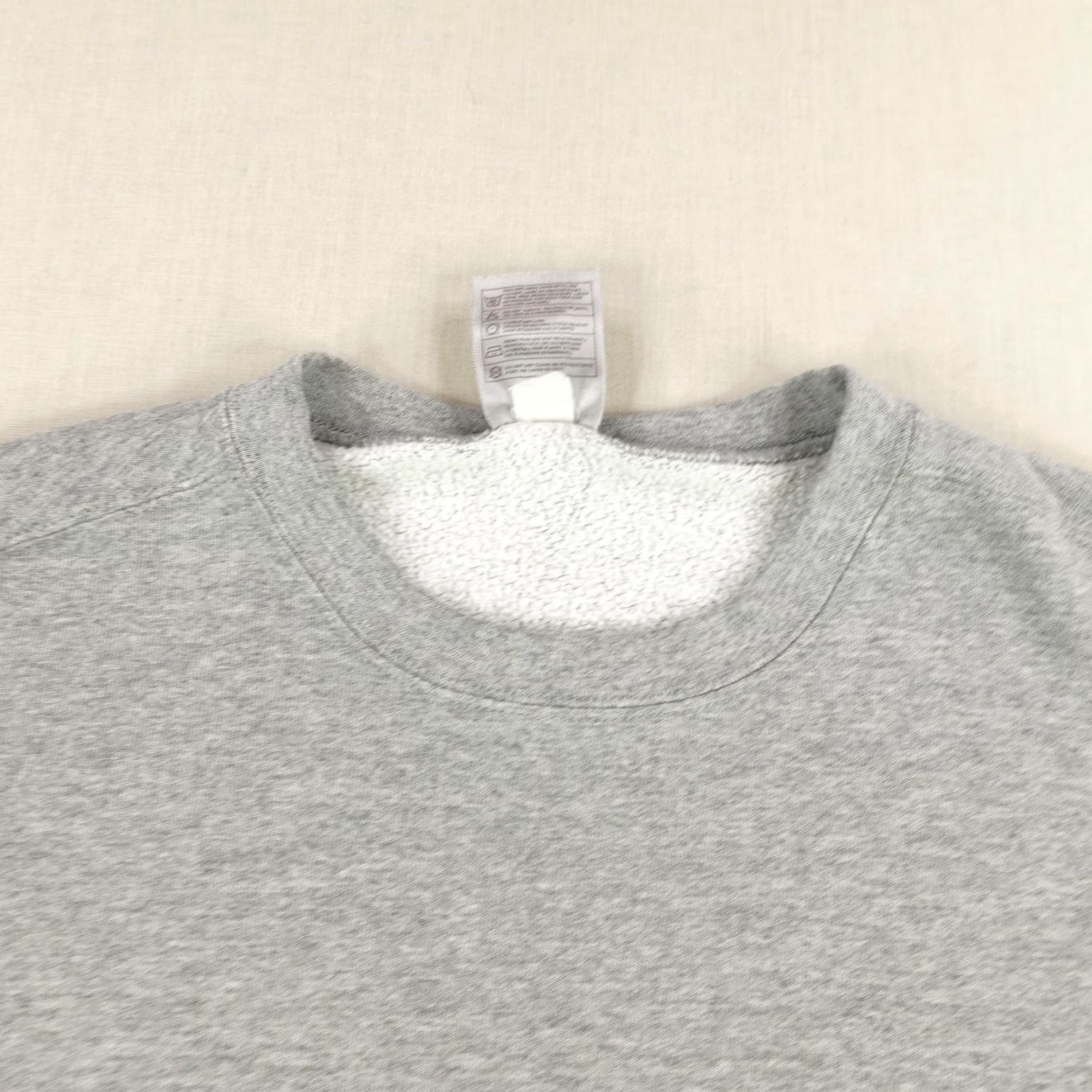 Nike Vintage Nike Sweatshirt Mens XL Gray Crewneck Pullover Sweater Black Swoosh Y2K Size US XL / EU 56 / 4 - 2 Thumbnail