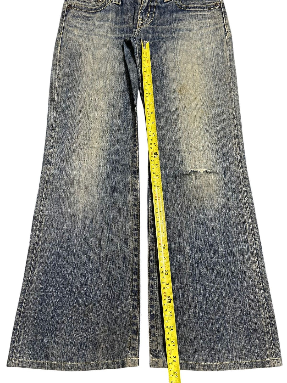Uniqlo Vintage Japanese Uniqlo Blue Faded Wash Wide Leg Jeans Size US 31 - 12 Thumbnail