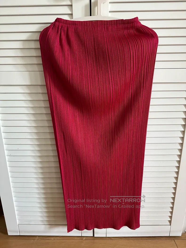 Issey Miyake Issey Miyake size:3 Fuchsia Midi Skirt Size 31" - 1 Thumbnail