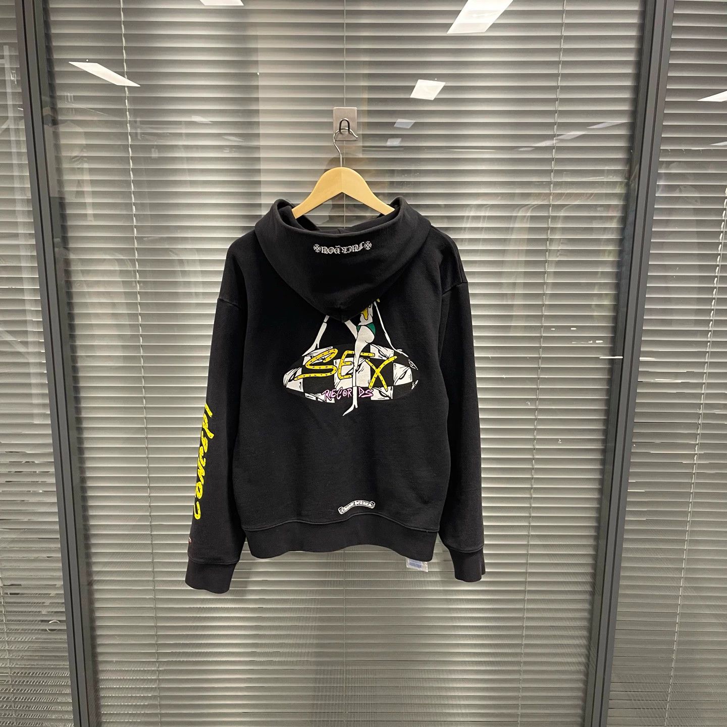 Chrome Hearts Chrome Hearts Bikini Girl Graffiti Hoodie L Size US L / EU 52-54 / 3 - 2 Thumbnail