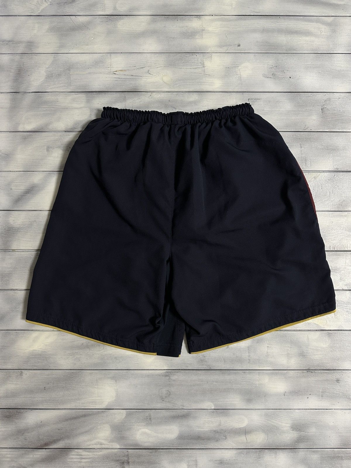 Nike Rare Vintage Soccer Shorts Nike Arsenal Size M Size US 32 / EU 48 - 5 Thumbnail