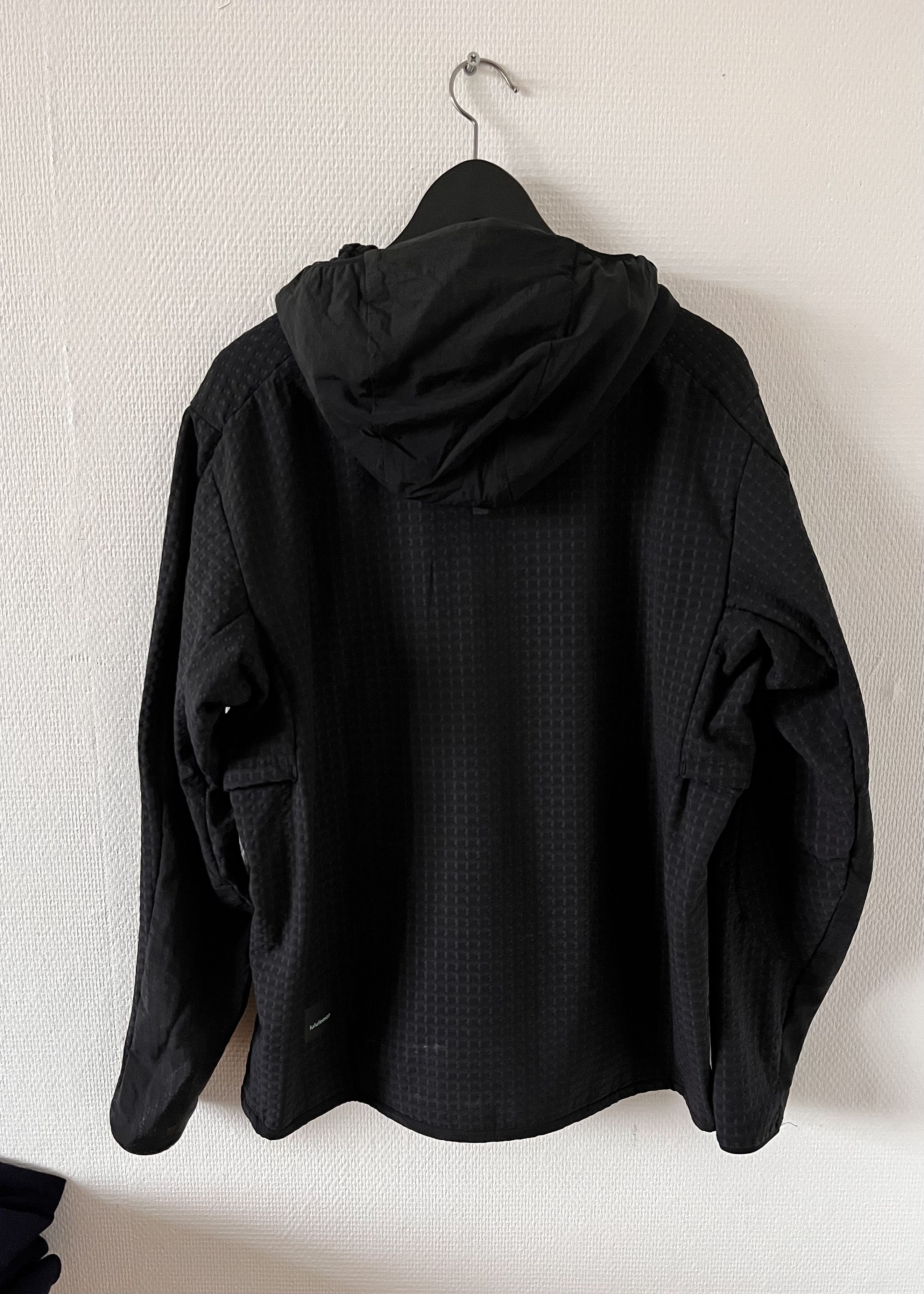 Lululemon Lululemon Black Storm Hoodie Size US M / EU 48-50 / 2 - 2 Thumbnail