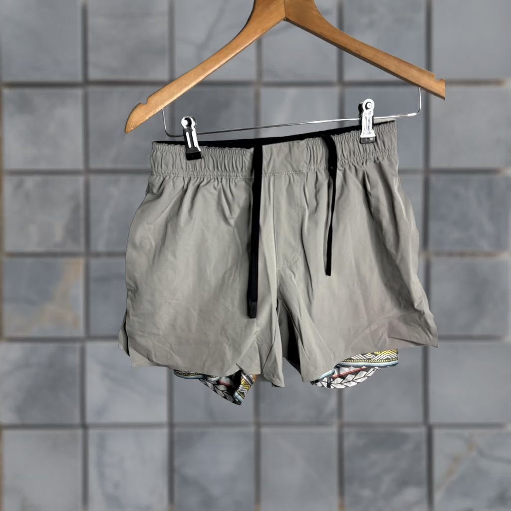 Vintage WOWIE Mens Shorts S Small Gray Athletic Running Gym Training Drawstring Lined Split Hem Size US 29 - 1 Thumbnail