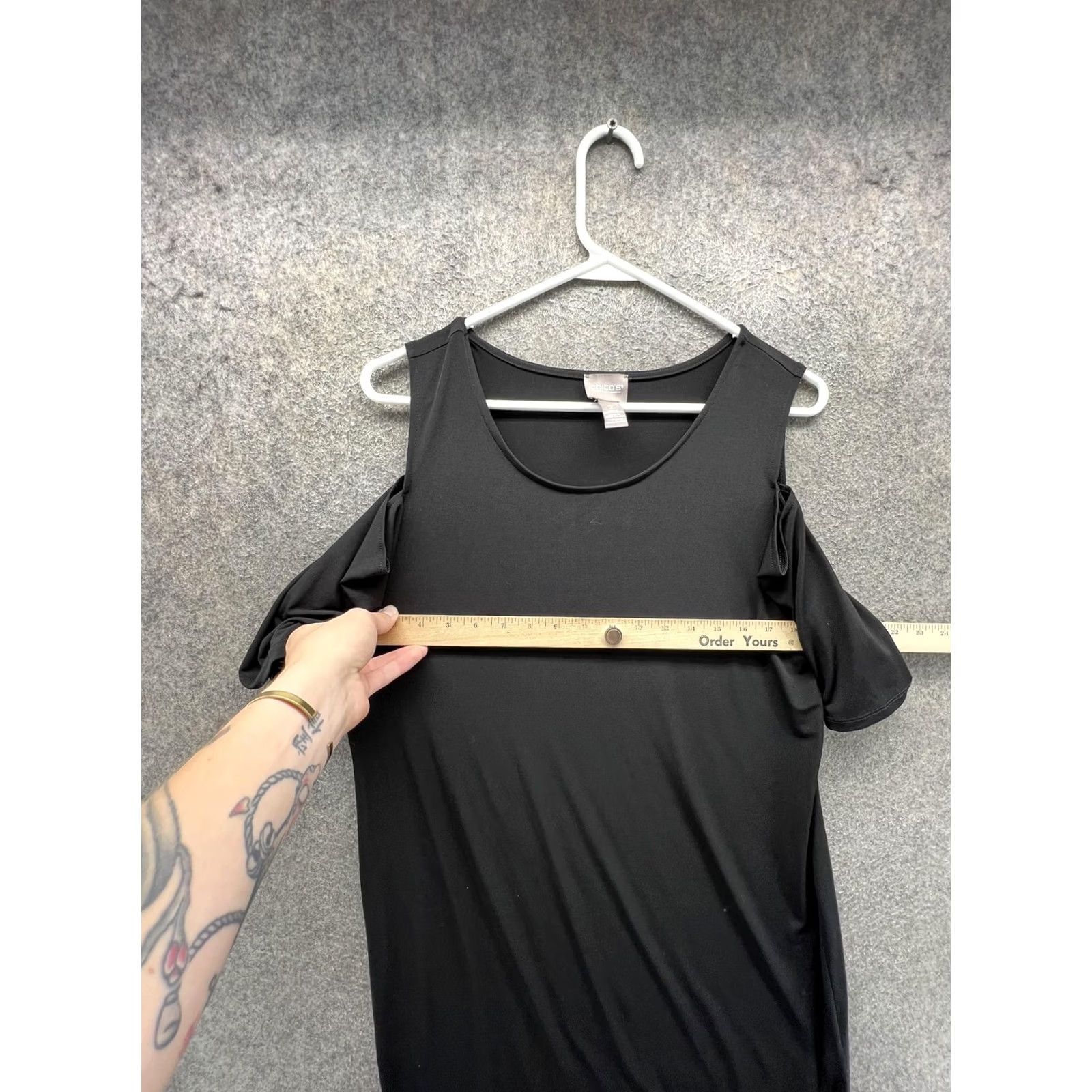 Vintage Chico's Shirt Dress Womens 2 Black Cold Shoulder Ruffle Scoop Neck Short Knit Dress Shirt Size XS / US 0-2 / IT 36-38 - 4 Thumbnail