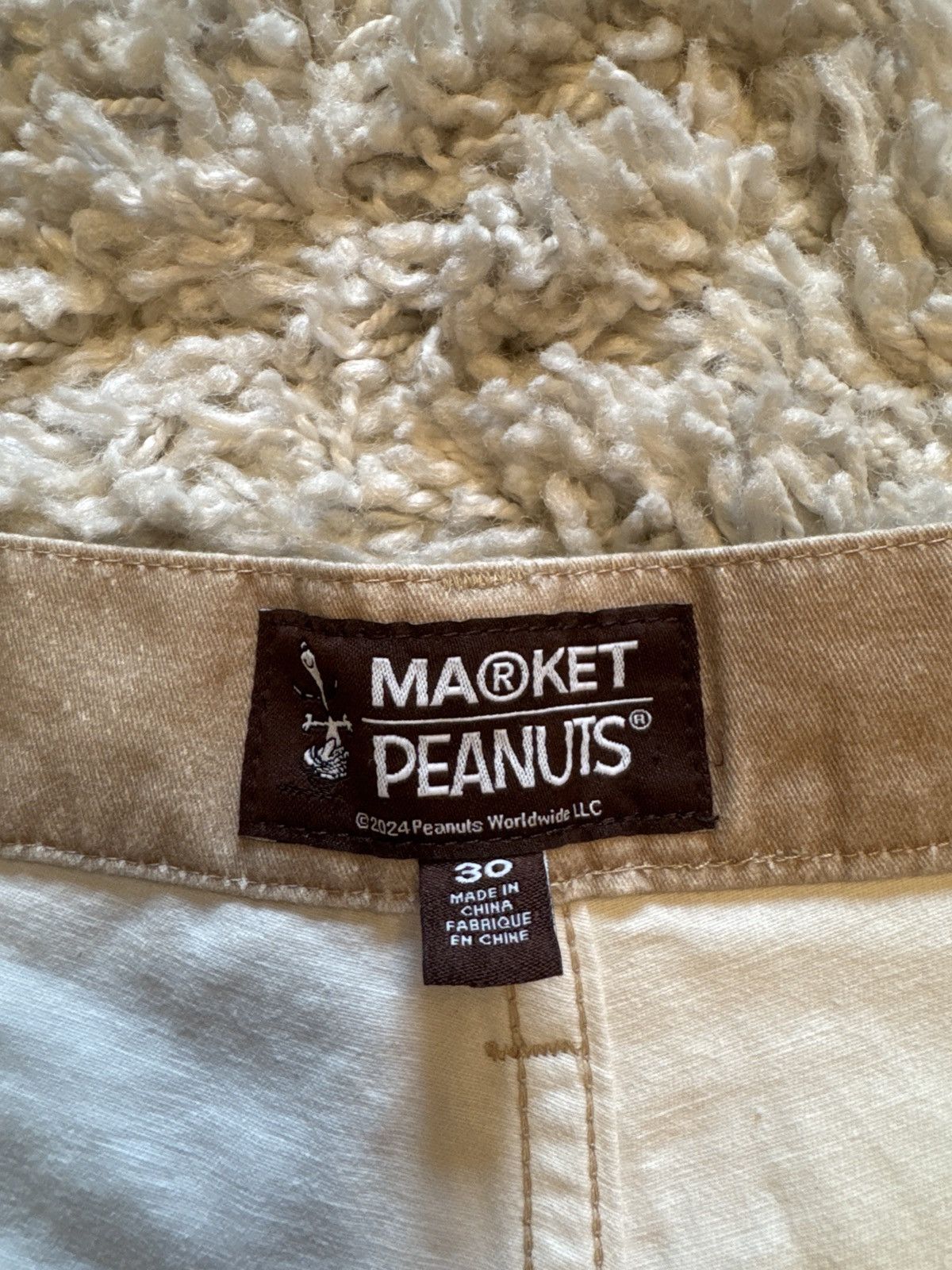Market × Peanuts Market Peanuts Senior Pants ‘Khaki’ Size US 30 / EU 46 - 2 Thumbnail