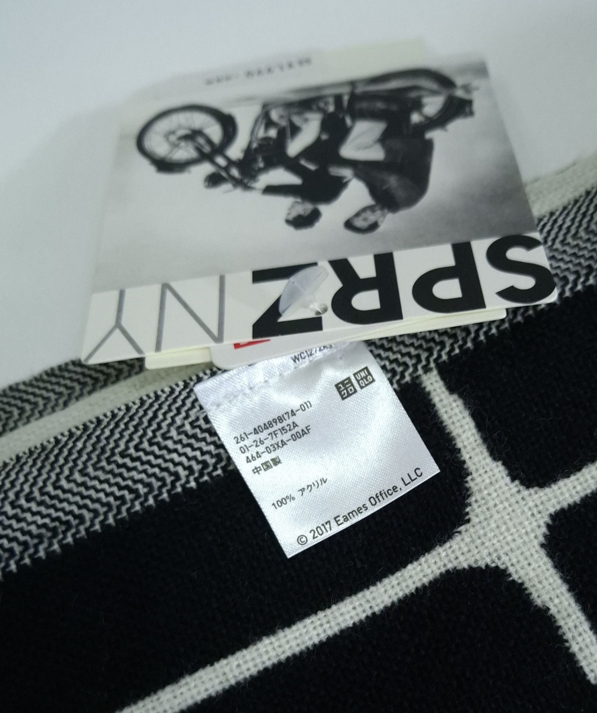 MoMA × Uniqlo Rare UNIQLO x EAMES SPRZ NY MOMA Stole/Scarf/Poncho/Blanket Size ONE SIZE - 9 Thumbnail