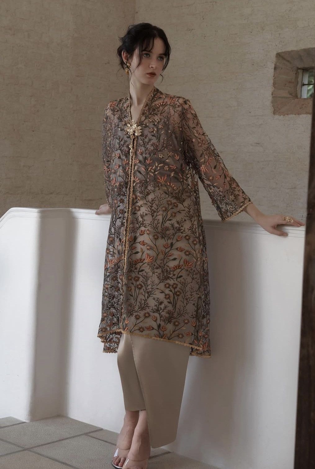 Other KEMALA embroidery bronze Size L / US 10 / IT 46 - 3 Thumbnail